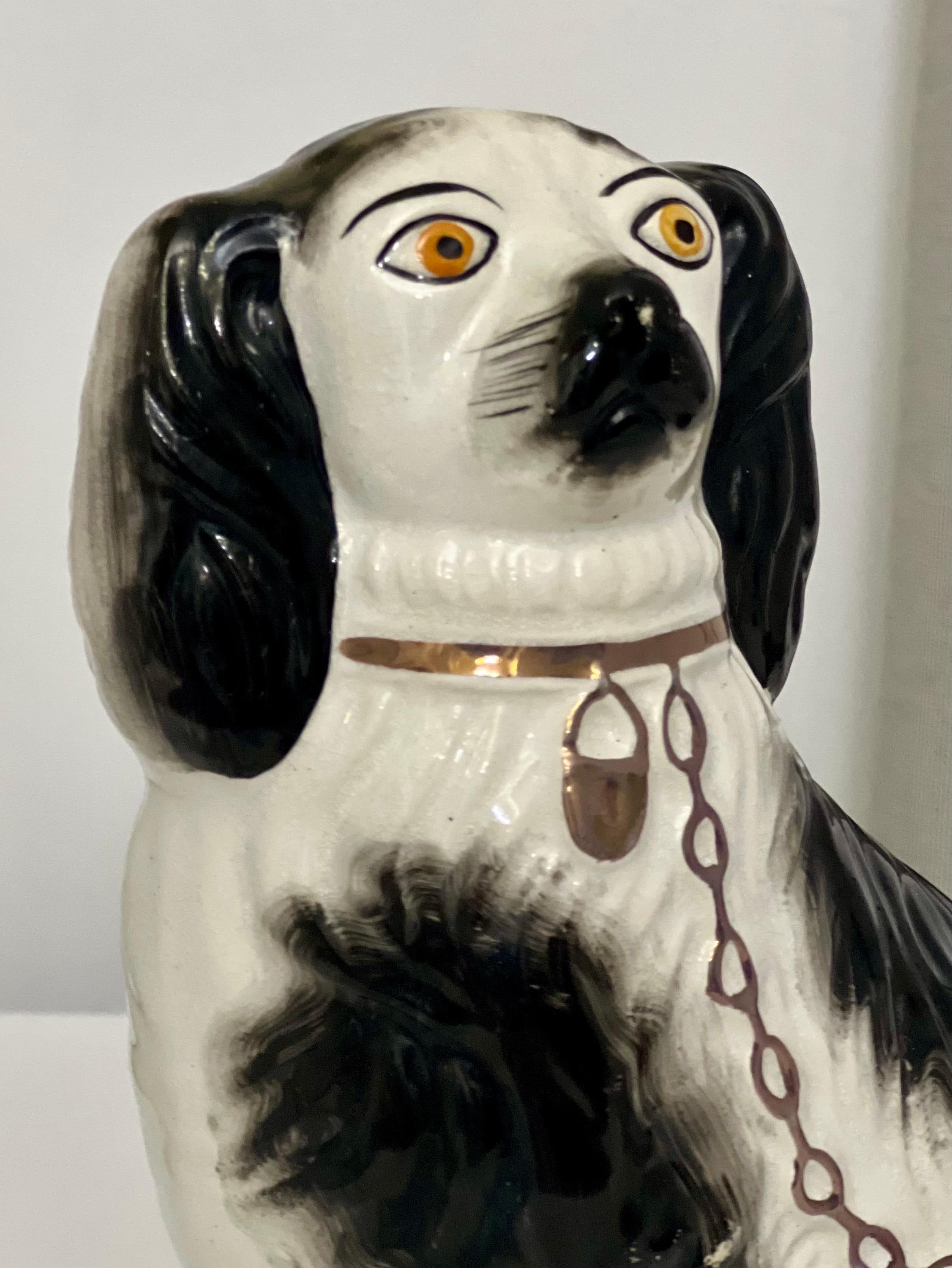 Early 20th Century English Staffordshire Spaniel Dog Figurines, Pair For Sale 4