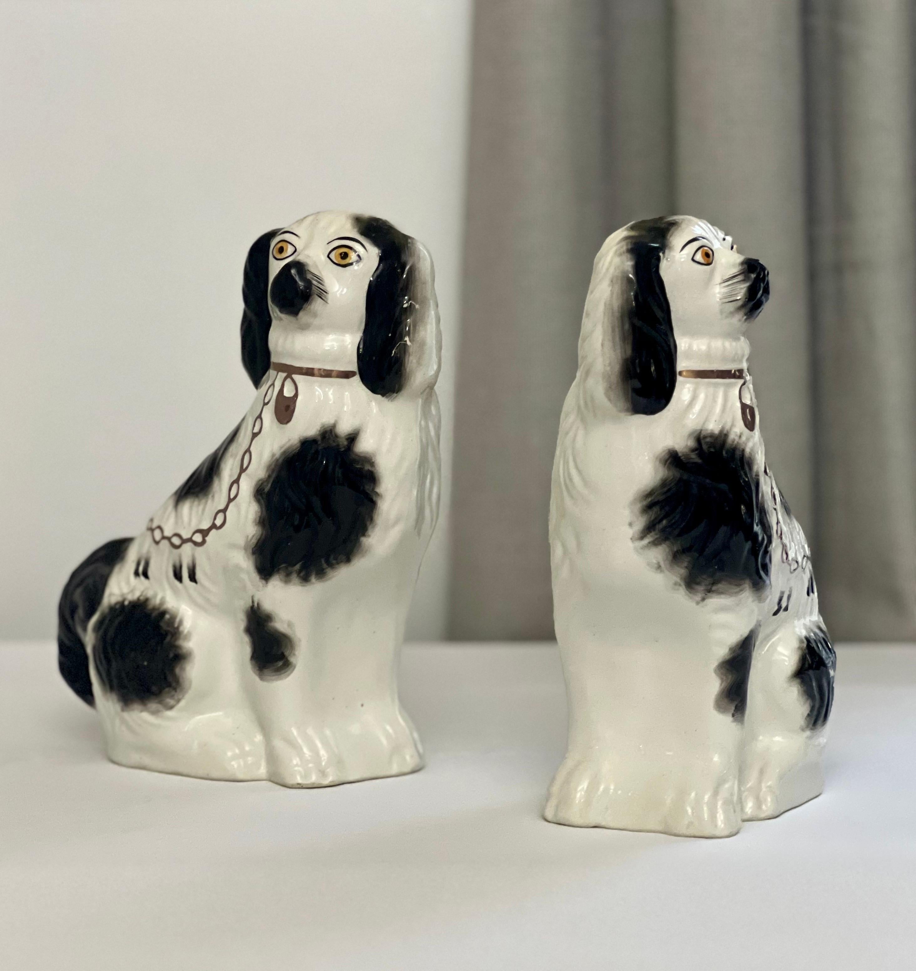 Victorian Early 20th Century English Staffordshire Spaniel Dog Figurines, Pair For Sale