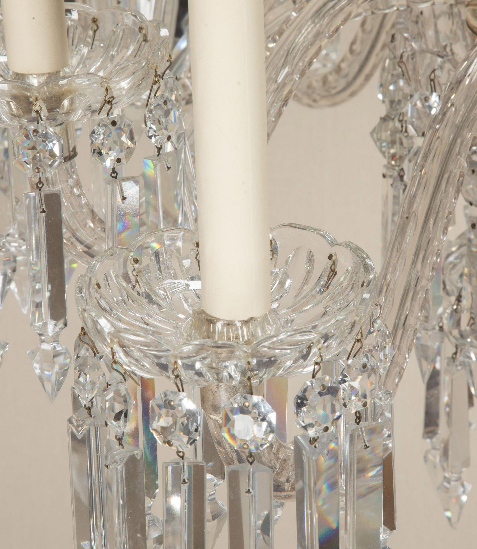 Placcato argento Lampadario a dodici rami in argento e cristallo dei primi del Novecento inglese in vendita