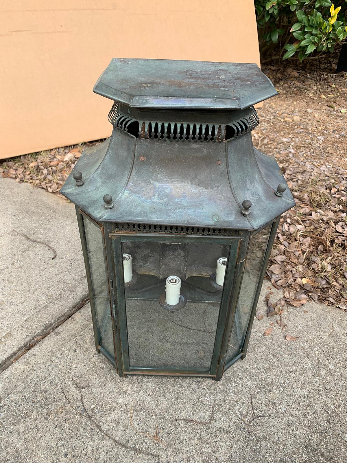 Early 20th Century English Wall Lantern with Old Finish For Sale 9