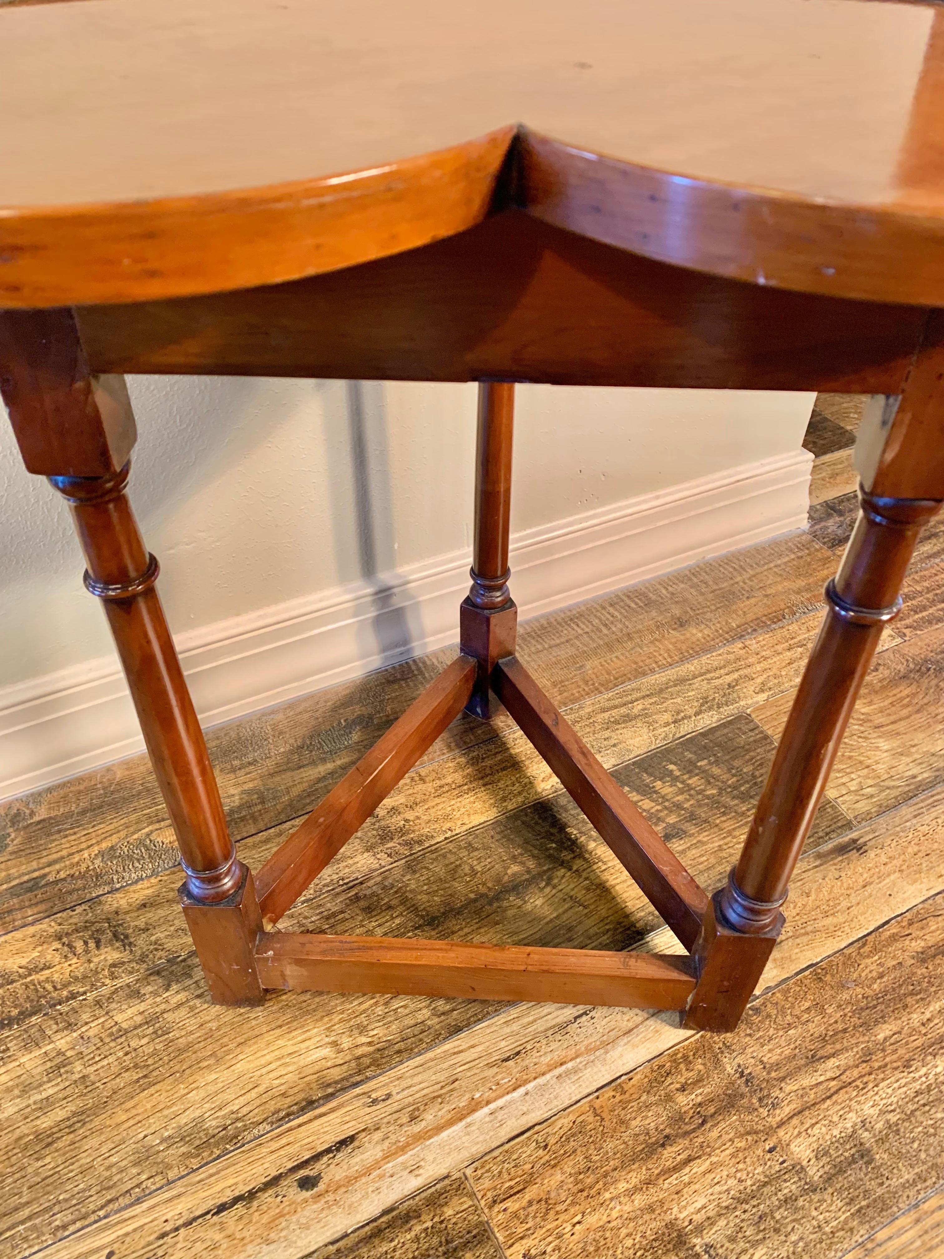 Early 20th Century English Walnut Cricket Clover Side Table 7