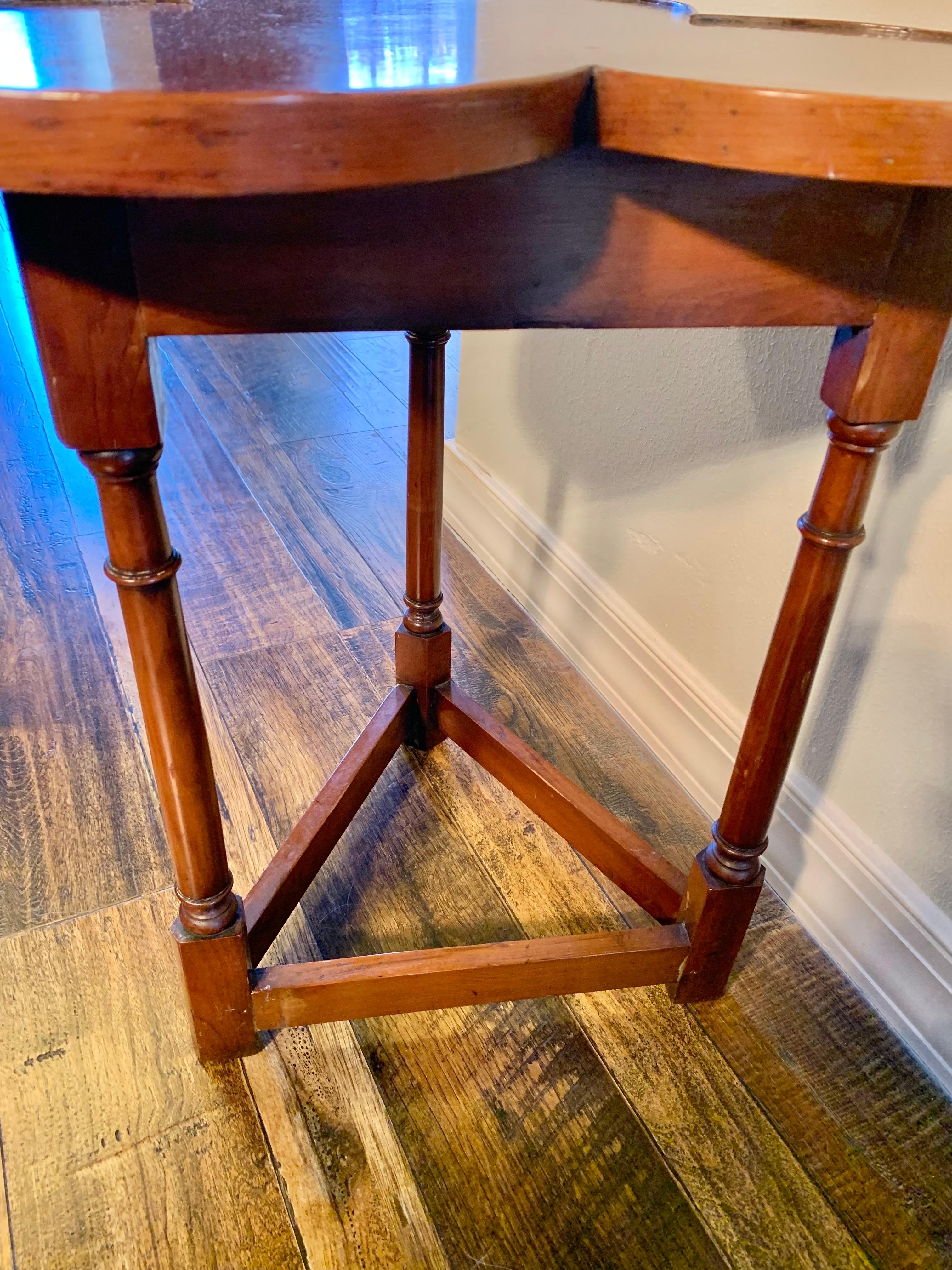 Early 20th Century English Walnut Cricket Clover Side Table 4