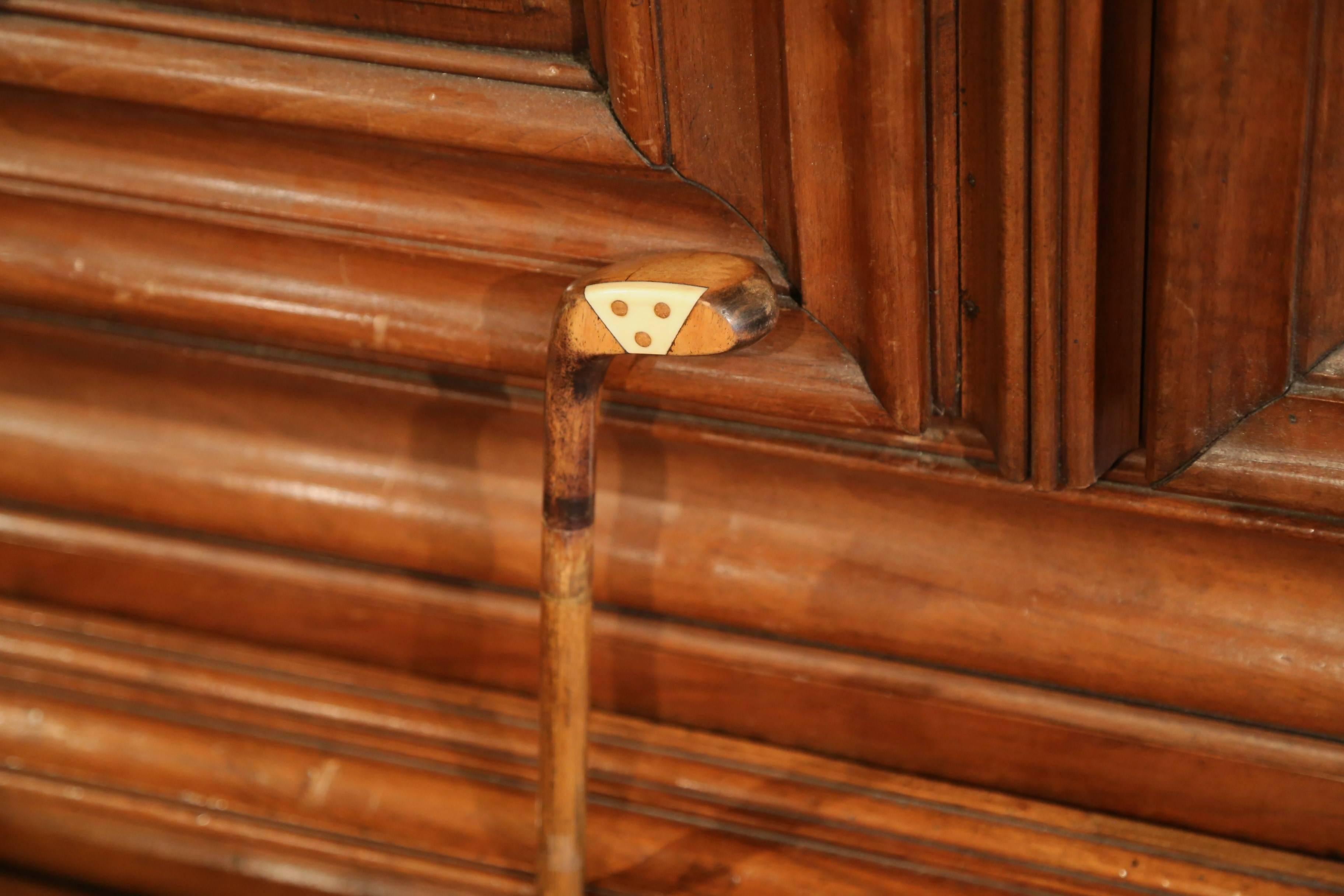 Hand-Carved Early 20th Century English Wooden Golf Club Walking Stick or “Sunday Cane”