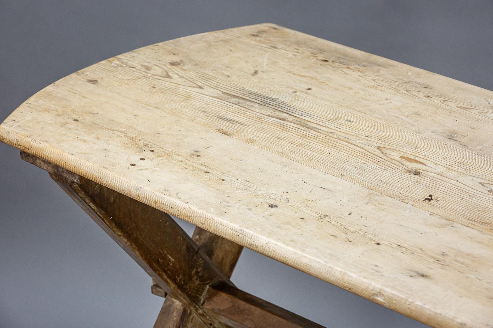 Wood Early 20th Century English X-Frame Tavern Table