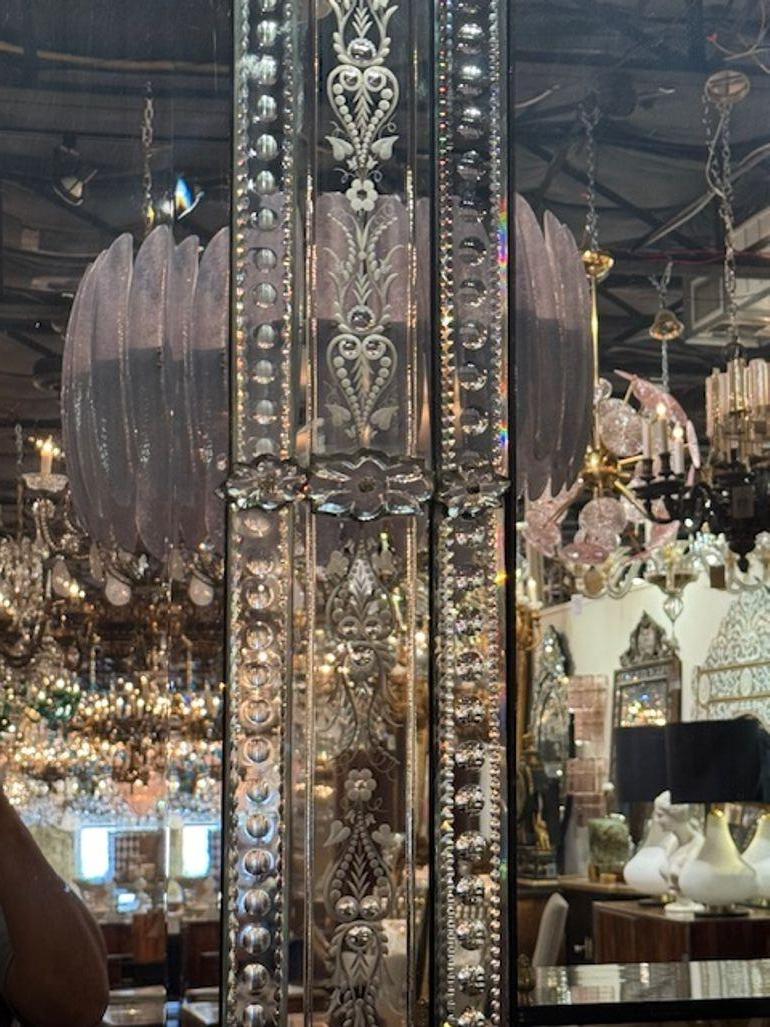 Specchio veneziano inciso dei primi del Novecento In condizioni buone in vendita a Dallas, TX