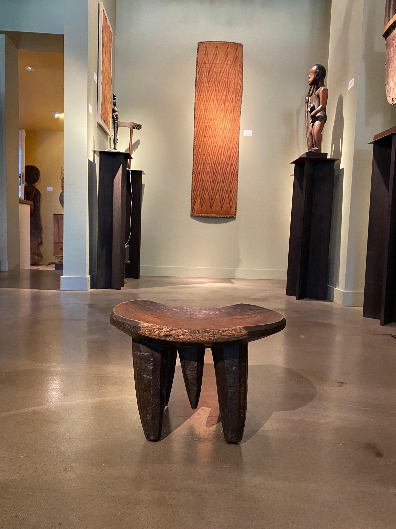 Early 20th Century Ethiopian Stool with Phallic Form For Sale 4