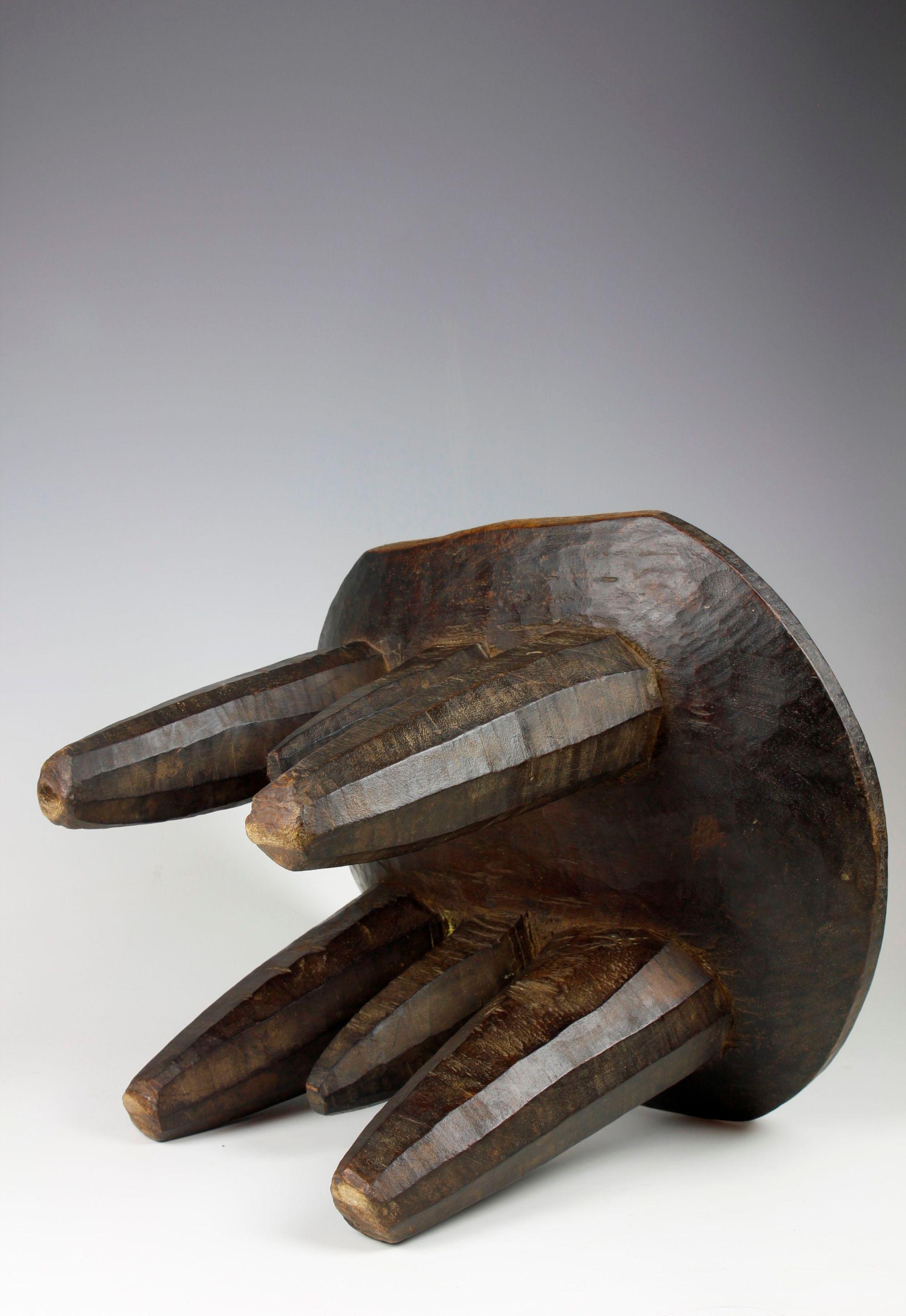 Early 20th Century Ethiopian Stool with Phallic Form For Sale 1