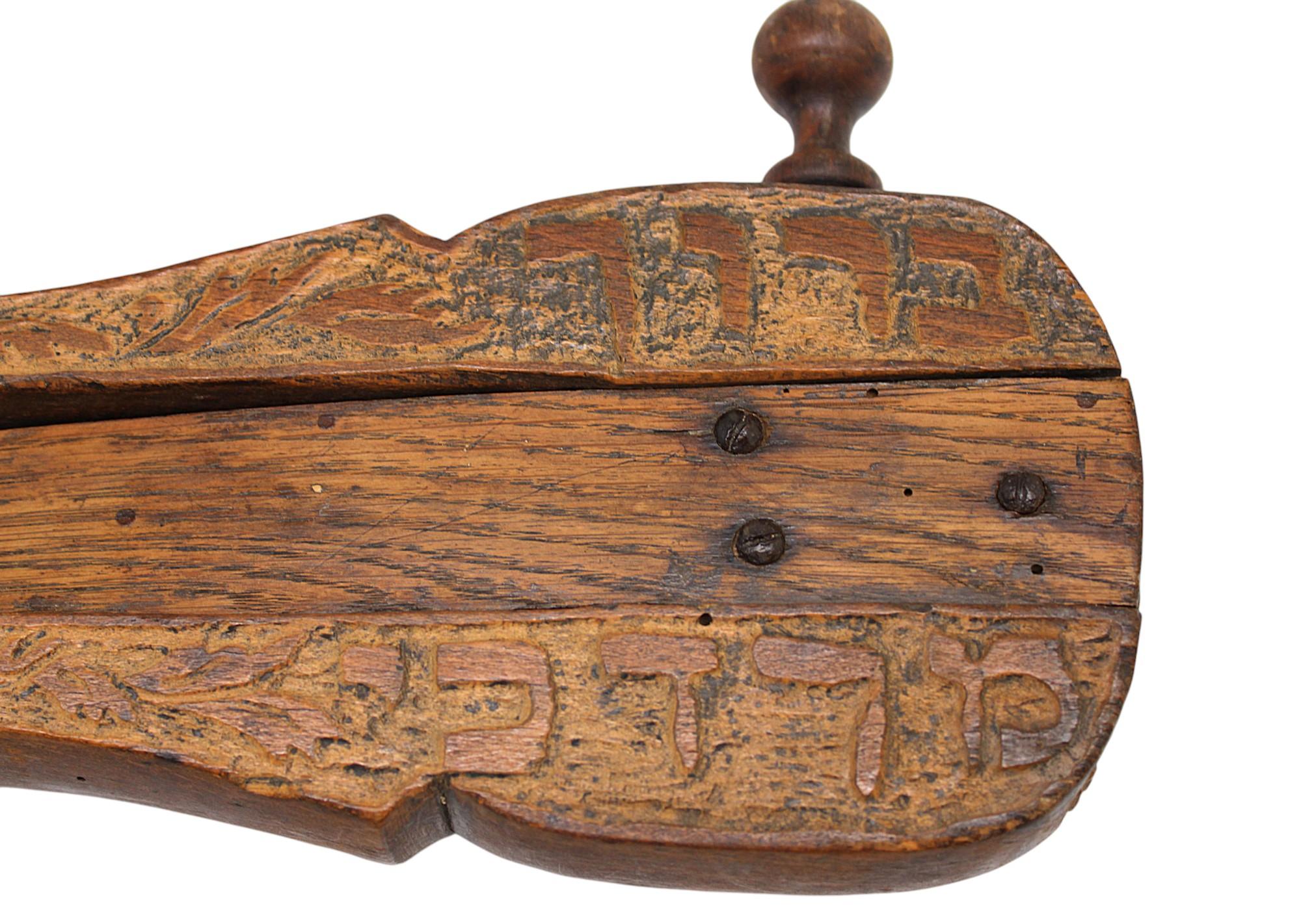 Early 20th Century European Hand-Carved Wooden Grogger In Fair Condition For Sale In New York, NY