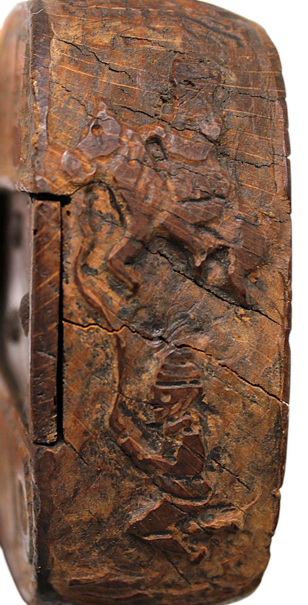 Early 20th Century European Hand-Carved Wooden Grogger For Sale 2