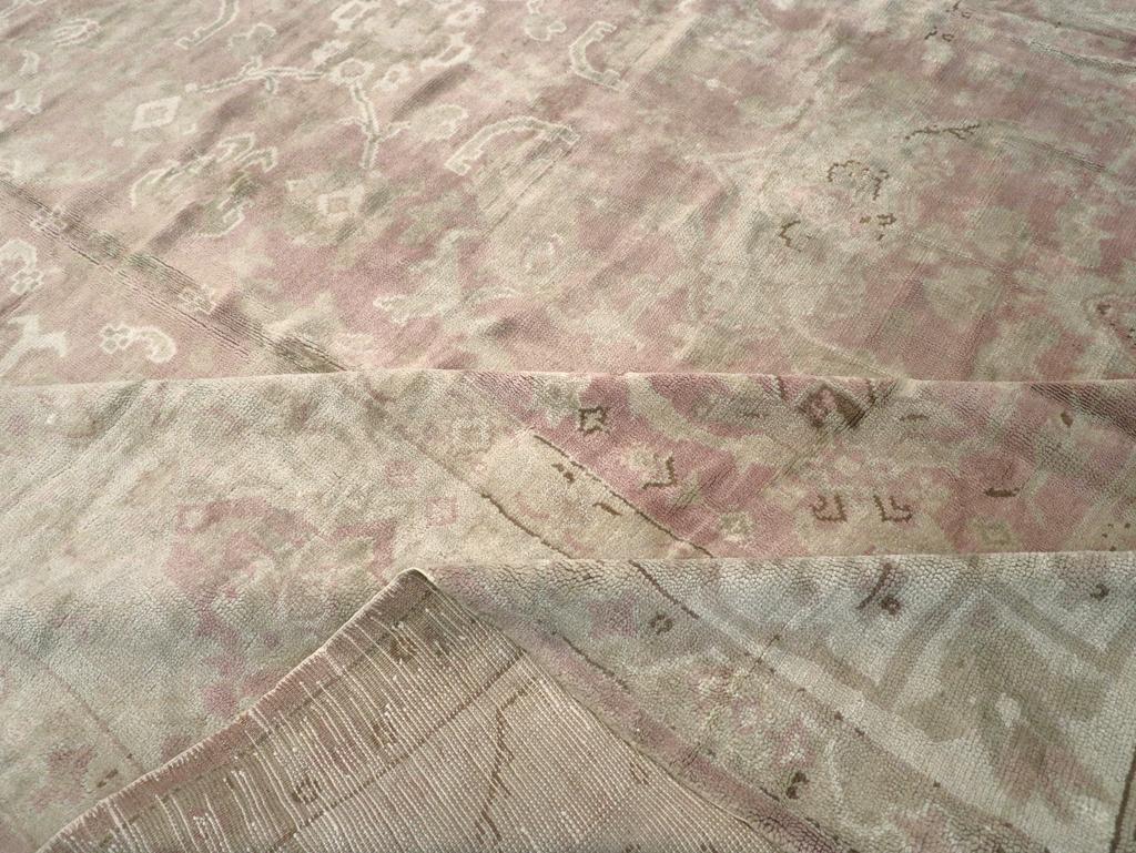 Early 20th Century European Oushak Large Carpet For Sale 1