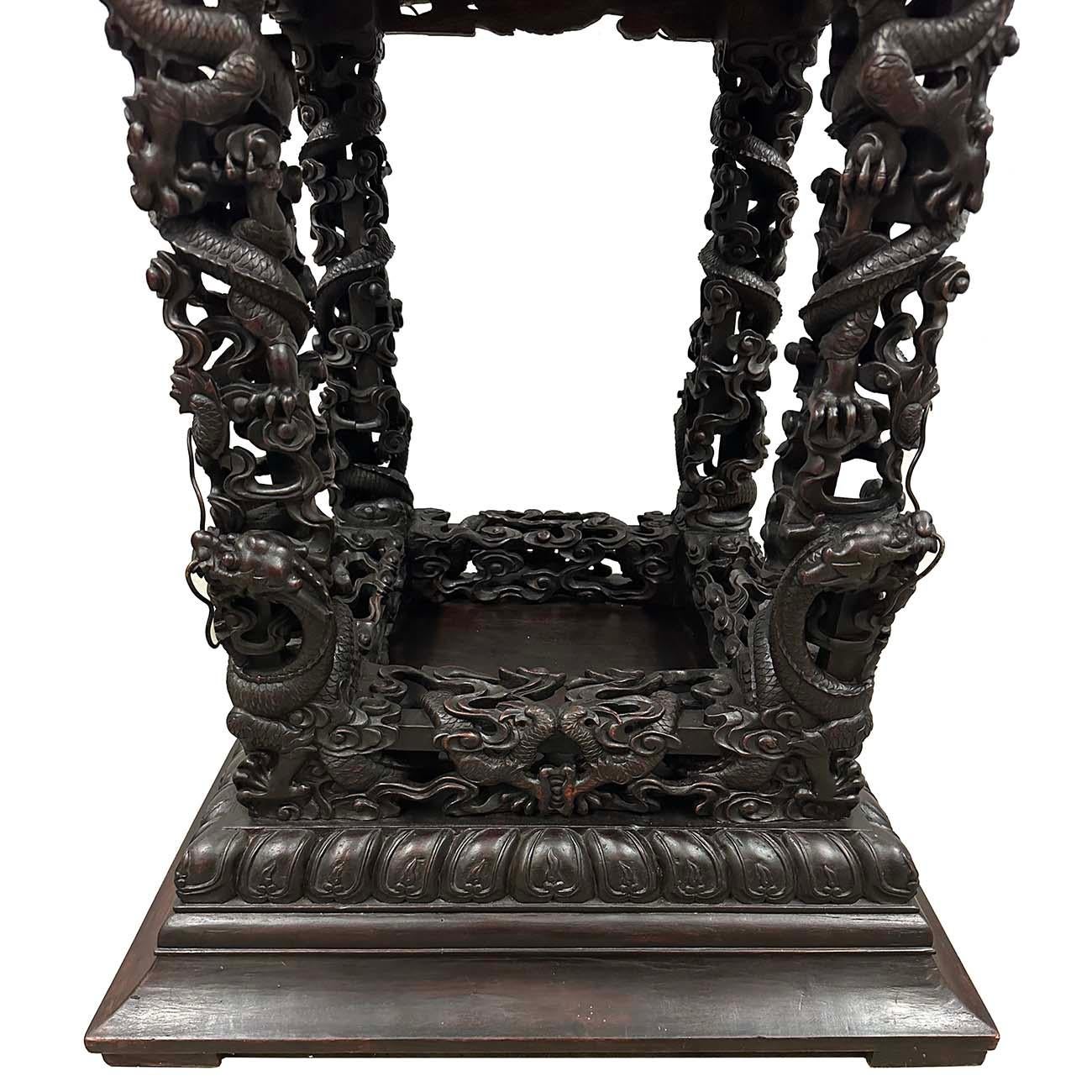 Début du 20e siècle Extraordinaire Stand de Dragon Antique en bois dur sculpté en vente 5