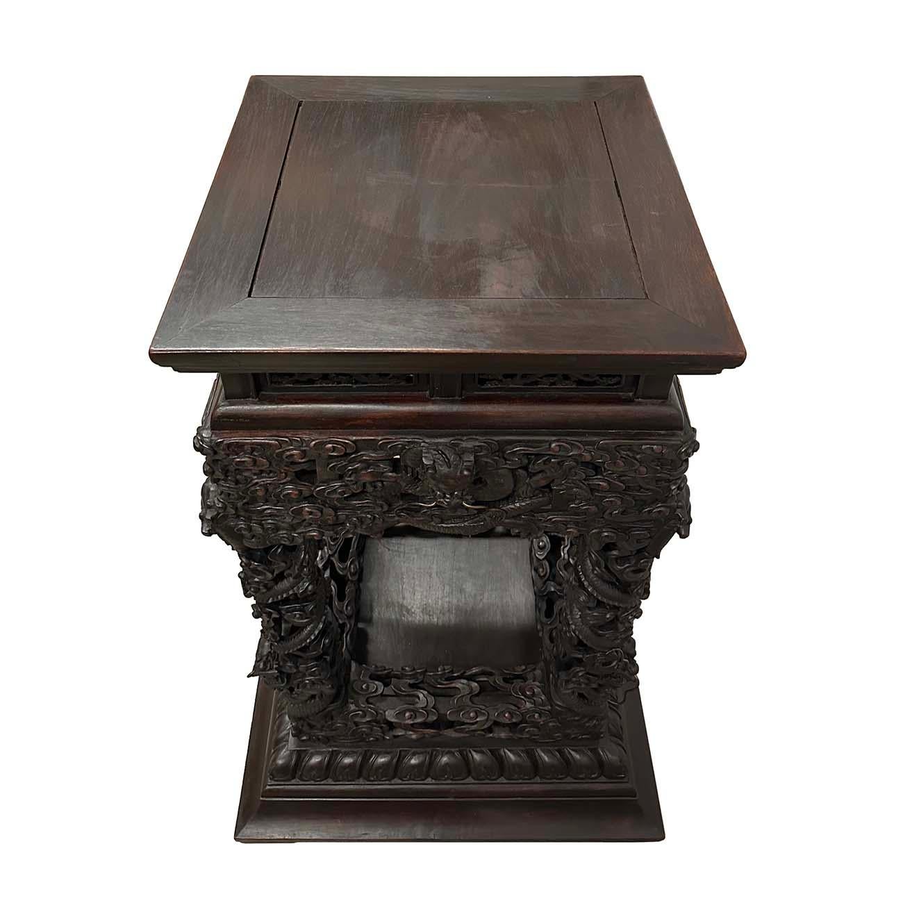 Début du 20e siècle Extraordinaire Stand de Dragon Antique en bois dur sculpté en vente 6