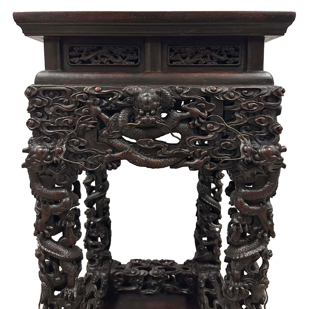 Début du 20e siècle Extraordinaire Stand de Dragon Antique en bois dur sculpté en vente 1