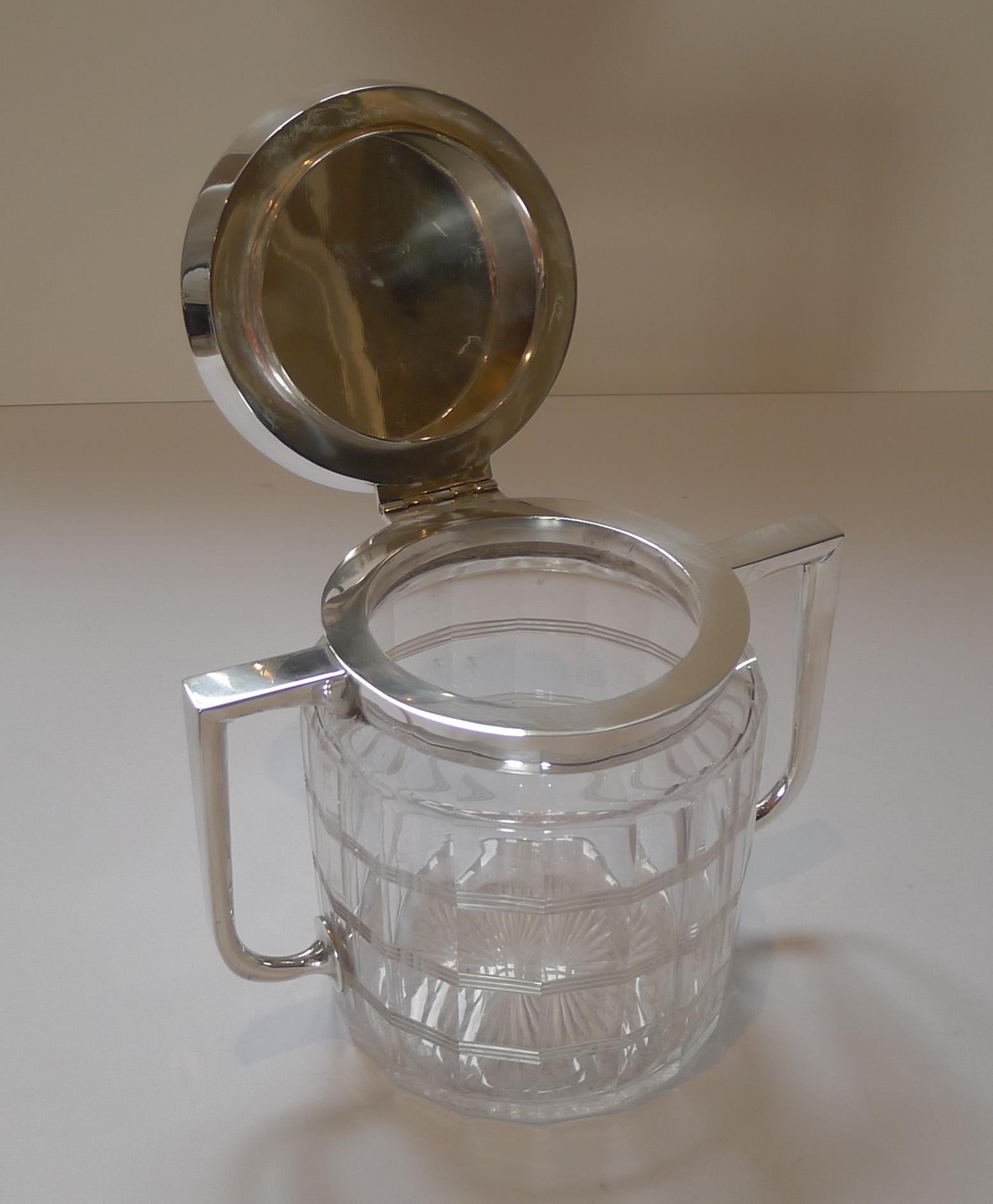 Facettiertes Glas und versilberte Biskuitschachtel aus dem frühen 20. Jahrhundert, um 1920 im Angebot 1