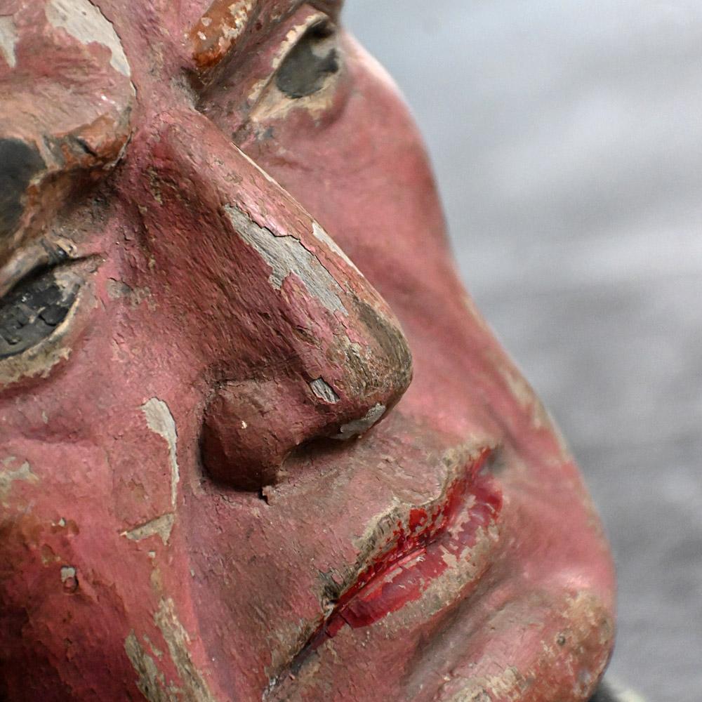 Figura da fiera dell'inizio del XX secolo

Con le sembianze di Benito Mussolini, questa figura da fiera francese intagliata a mano all'inizio del XX secolo è in condizioni originali e intatte. Con la staffa di bilanciamento originale ancora al suo
