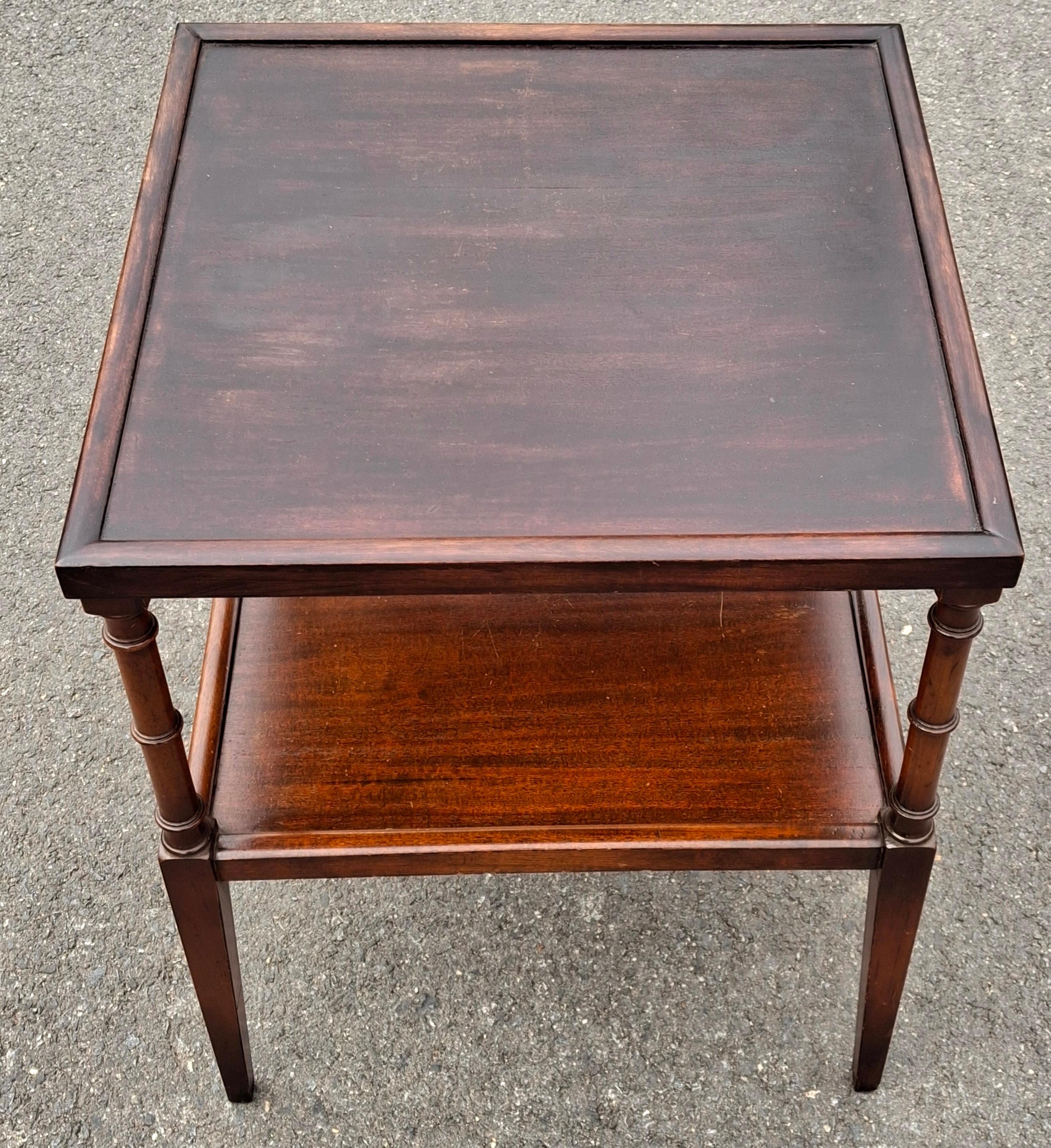 Regency Table d'appoint en acajou teinté de faux bambou du début du 20e siècle en vente