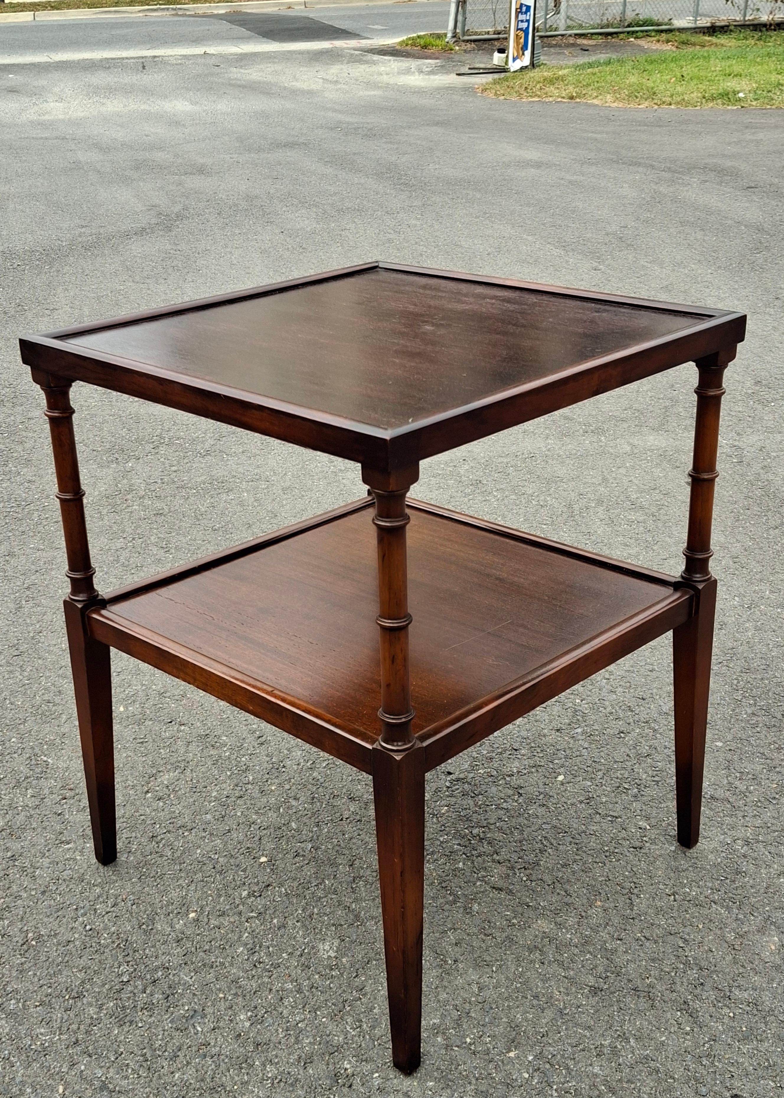 Américain Table d'appoint en acajou teinté de faux bambou du début du 20e siècle en vente