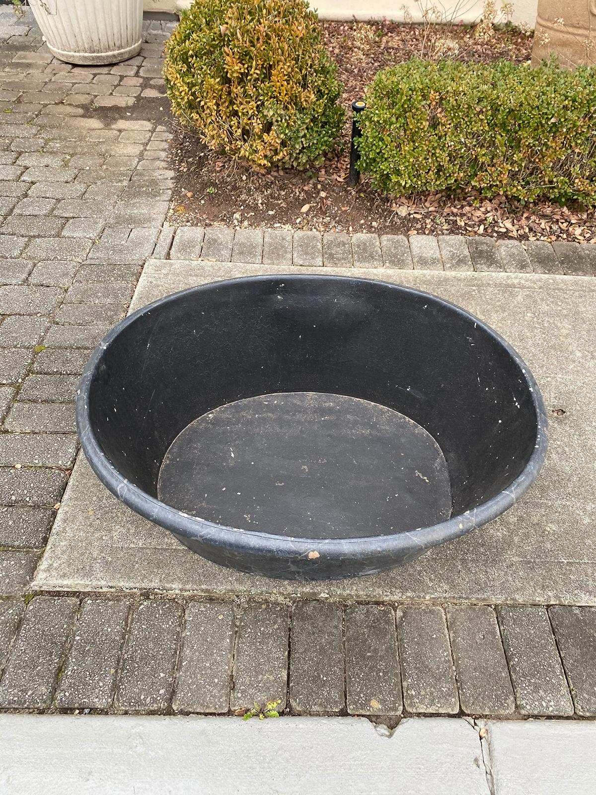 Early 20th Century Faux Marble Tole Footbath, Large Scale In Good Condition For Sale In Atlanta, GA