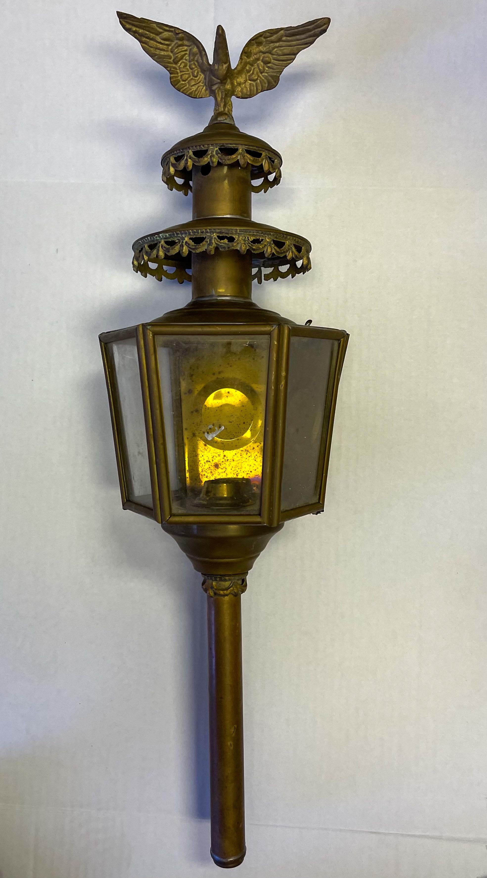 European Early 20th Century Federal Style Continental Brass Lanterns, Pair For Sale