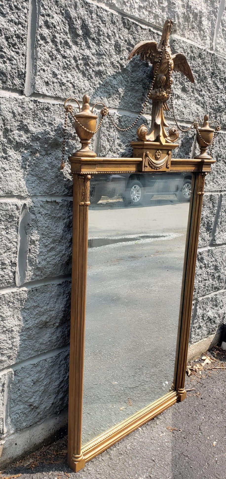 Early 20th Century Federal Style Gilt Decorated Eagle Pediment Frame Mirror In Good Condition For Sale In Germantown, MD