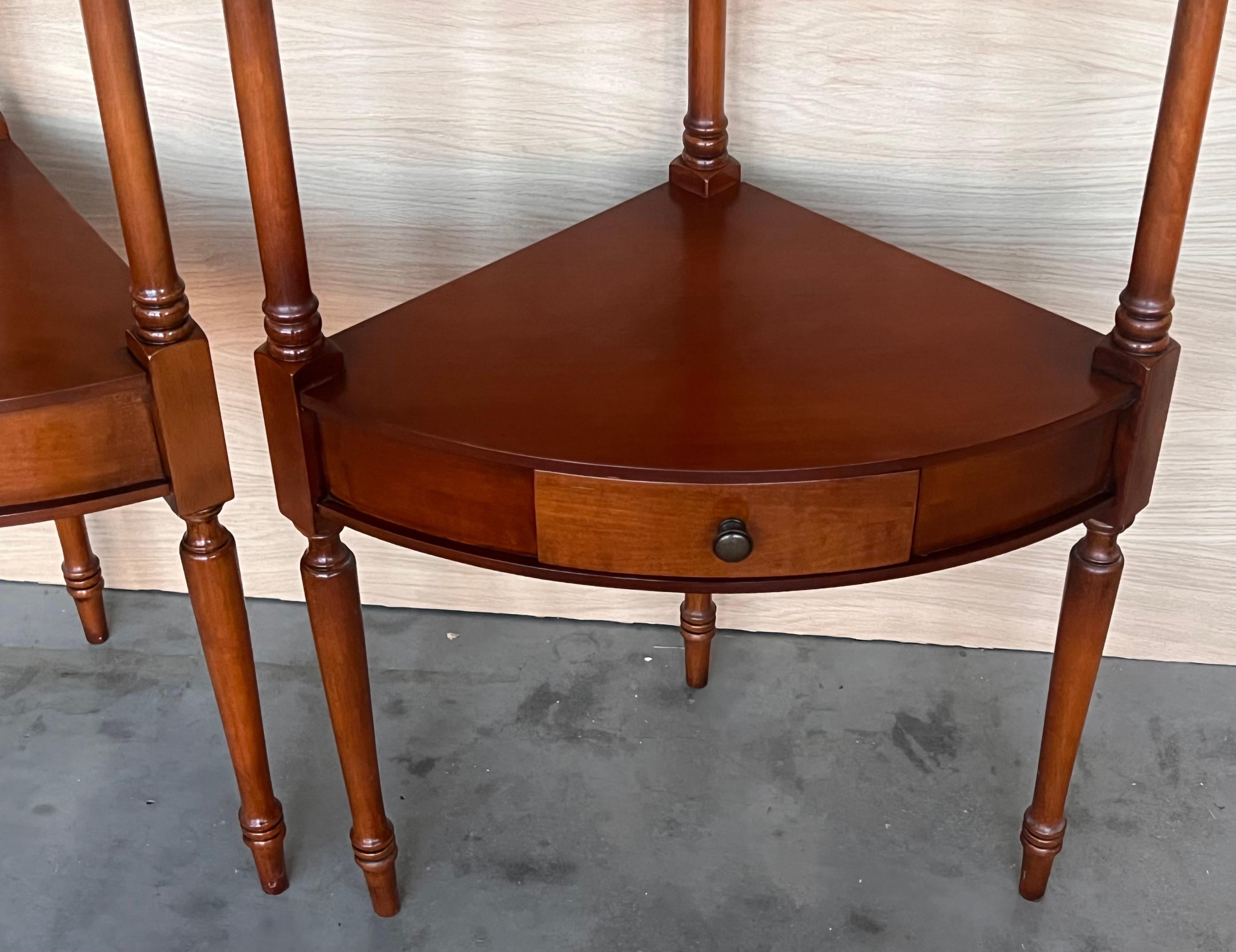 Early 20th Century Federal Style Mahogany Corner Etagere with Drawer For Sale 3