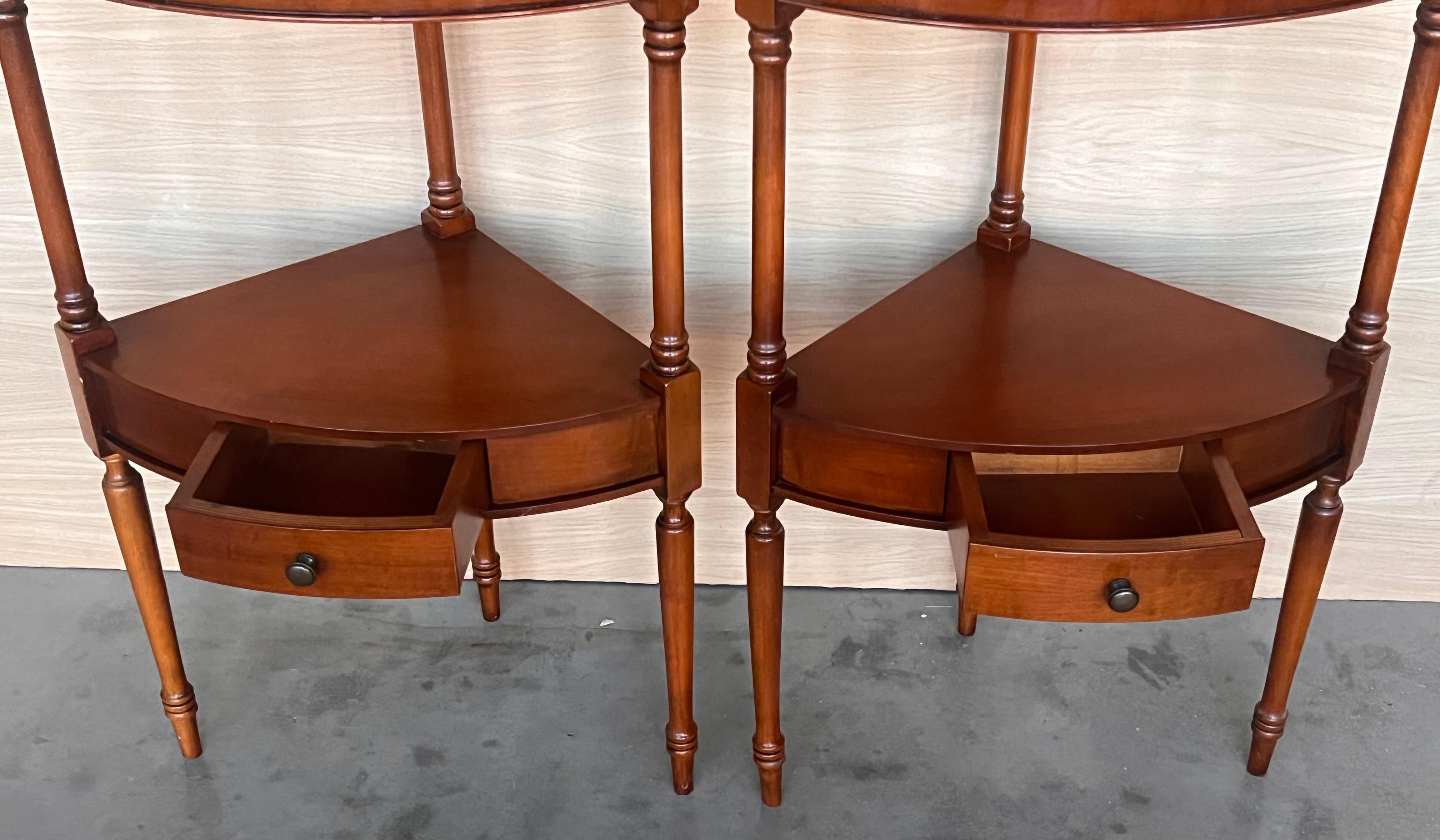 Early 20th Century Federal Style Mahogany Corner Etagere with Drawer For Sale 4