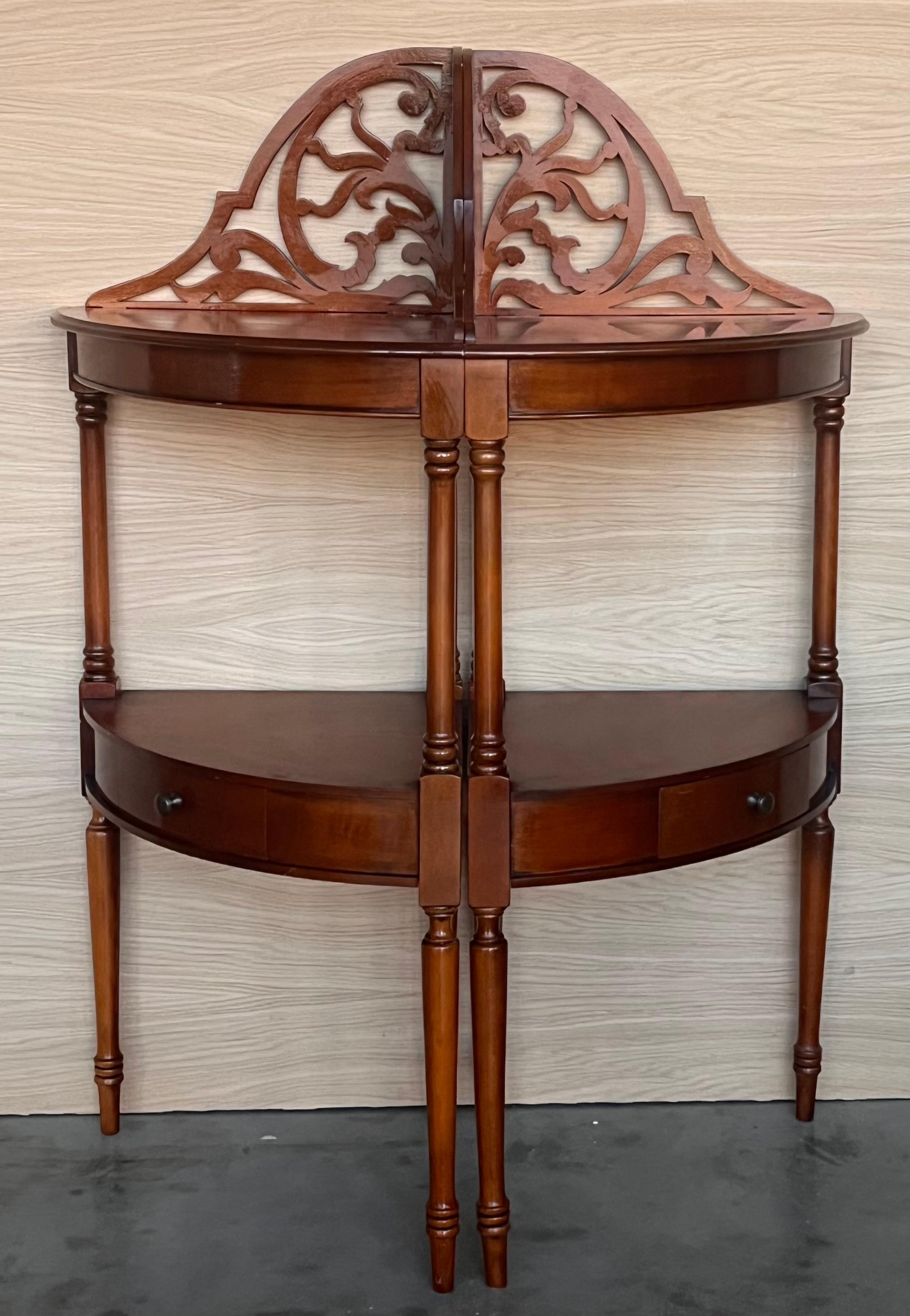 French Early 20th Century Federal Style Mahogany Corner Etagere with Drawer For Sale