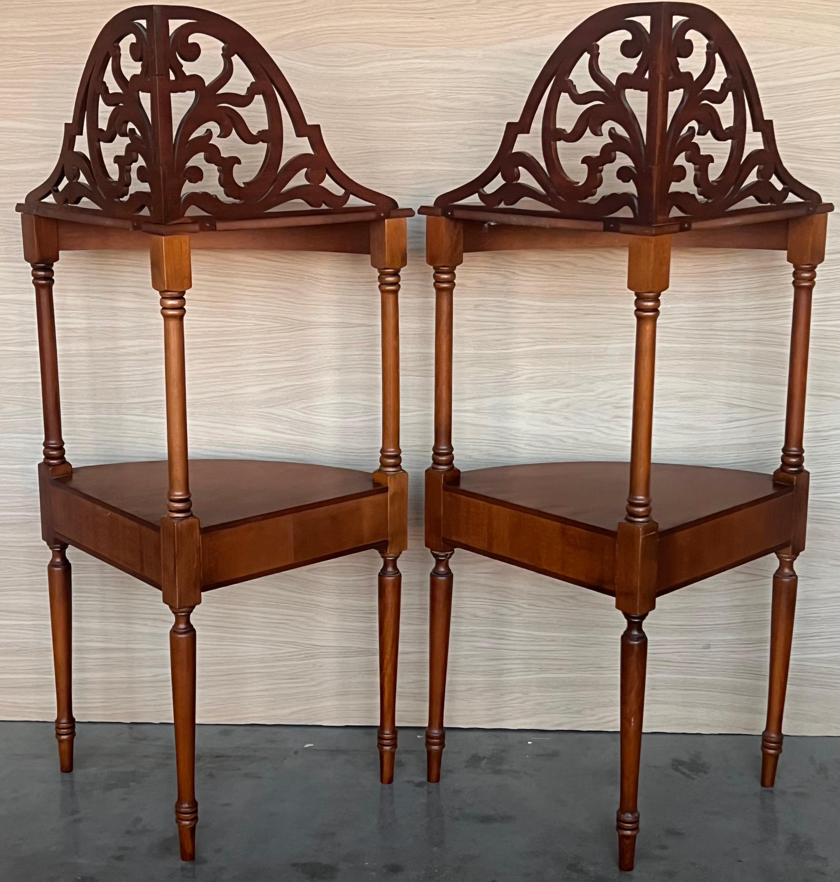 19th Century Early 20th Century Federal Style Mahogany Corner Etagere with Drawer For Sale