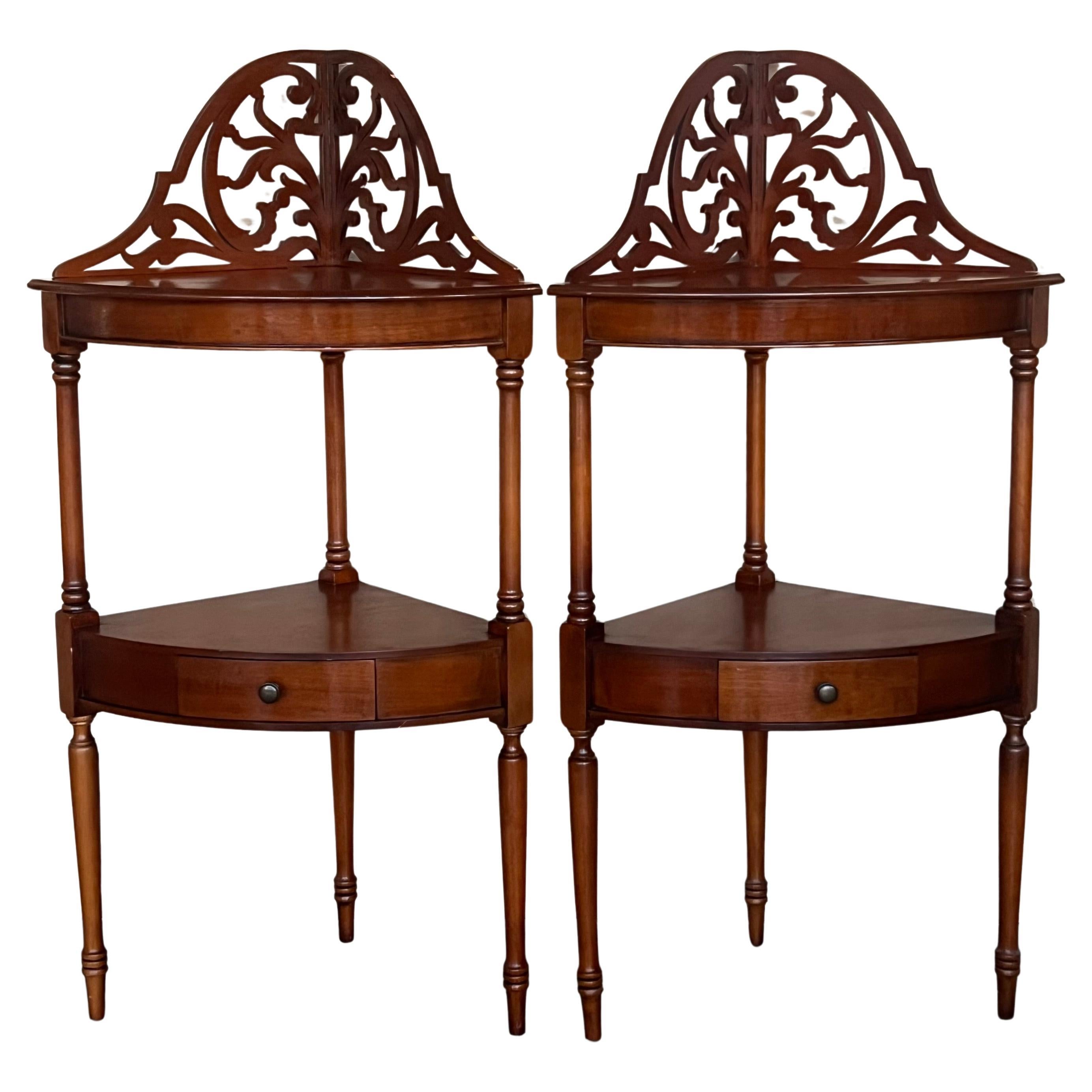 Early 20th Century Federal Style Mahogany Corner Etagere with Drawer For Sale