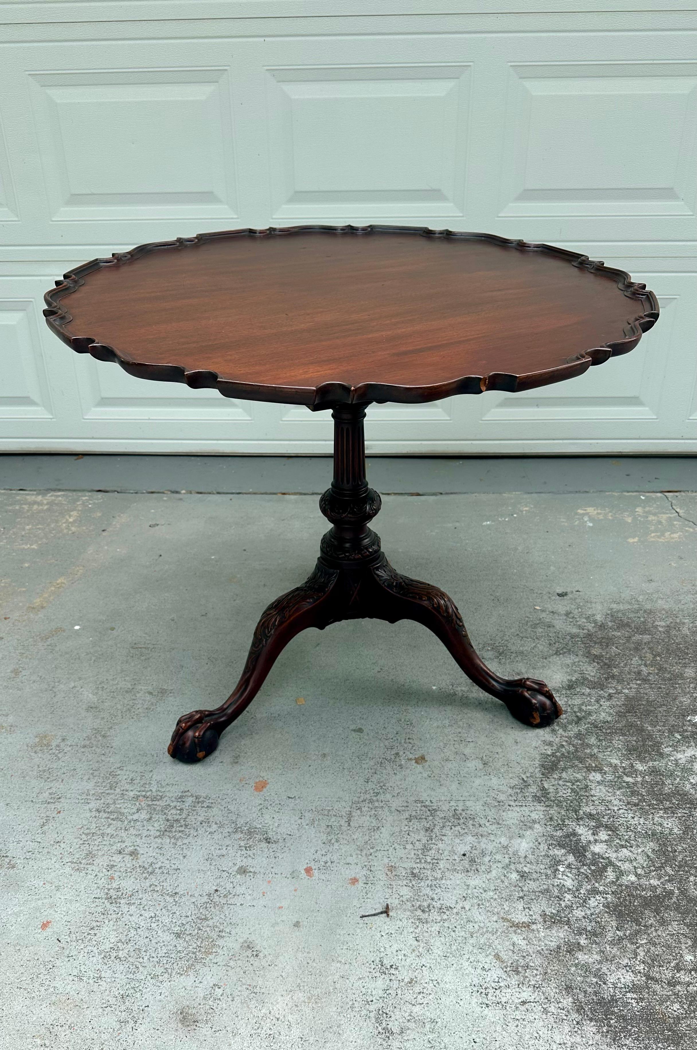 Early 20th Century Federal Style Mahogany Piecrust Birdcage Tilt-Top Table. For Sale 3