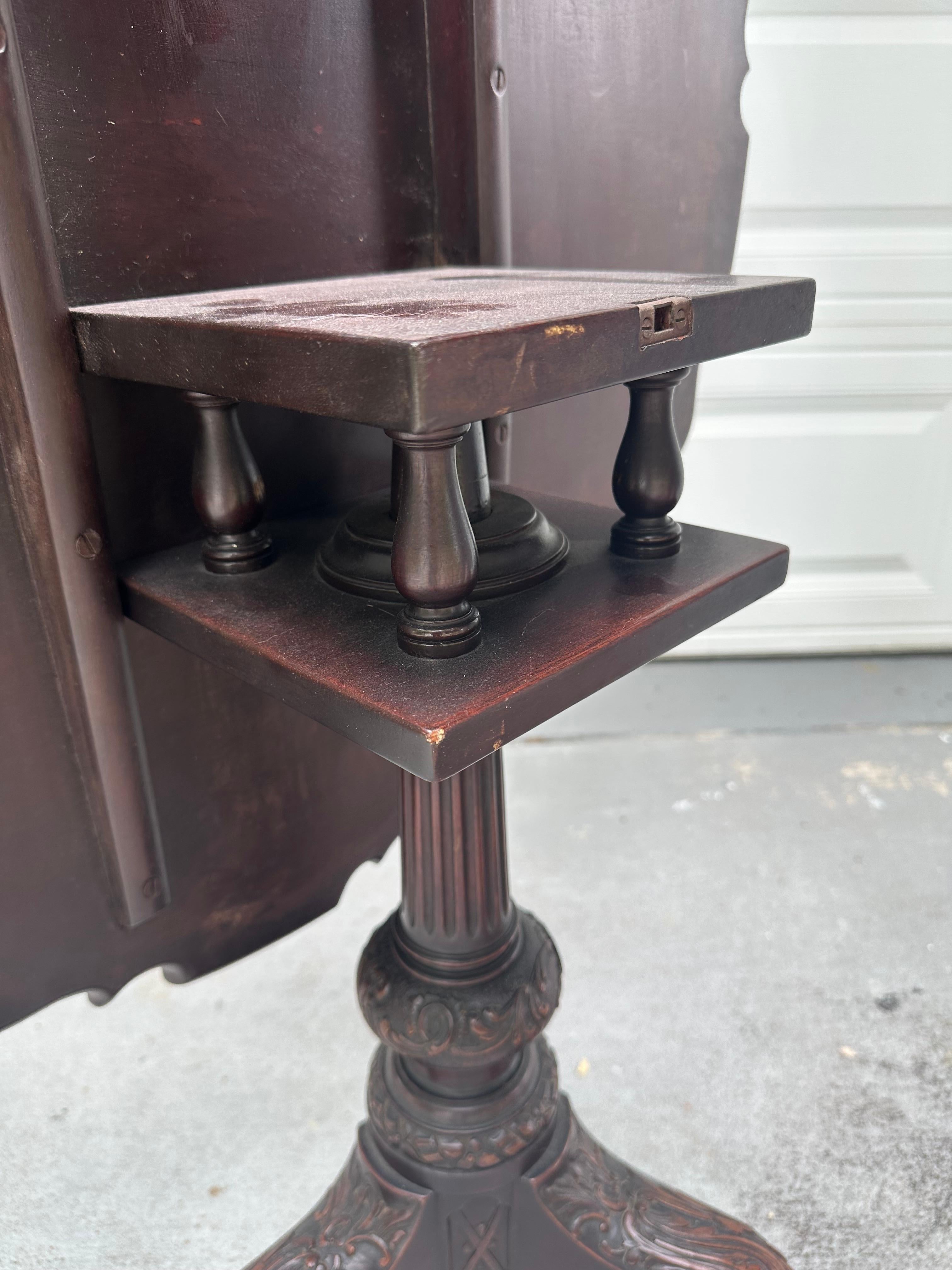 Early 20th Century Federal Style Mahogany Piecrust Birdcage Tilt-Top Table. For Sale 4