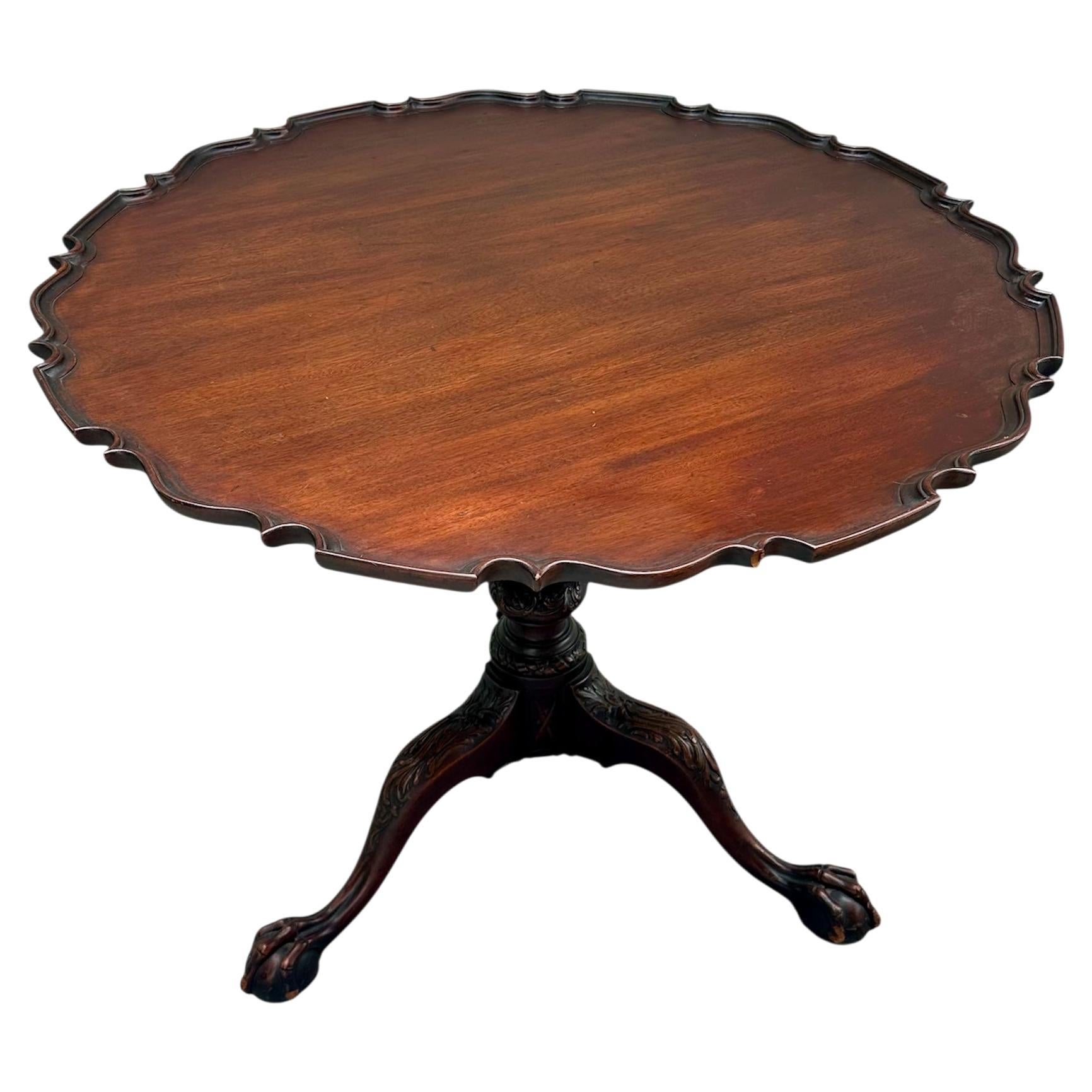 Early 20th Century Federal Style Mahogany Piecrust Birdcage Tilt-Top Table. For Sale