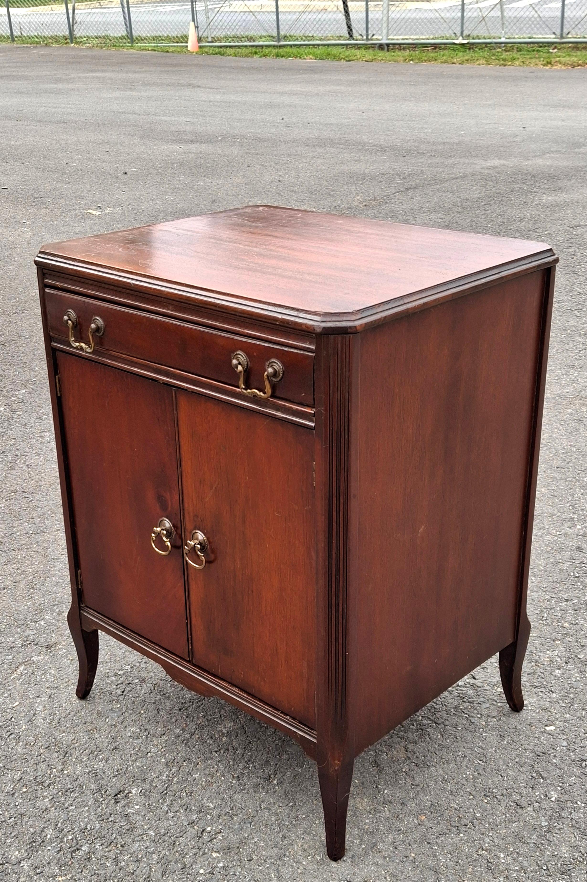 XX secolo Tavolino in mogano e mobile per spartiti in stile Feder dei primi del Novecento in vendita