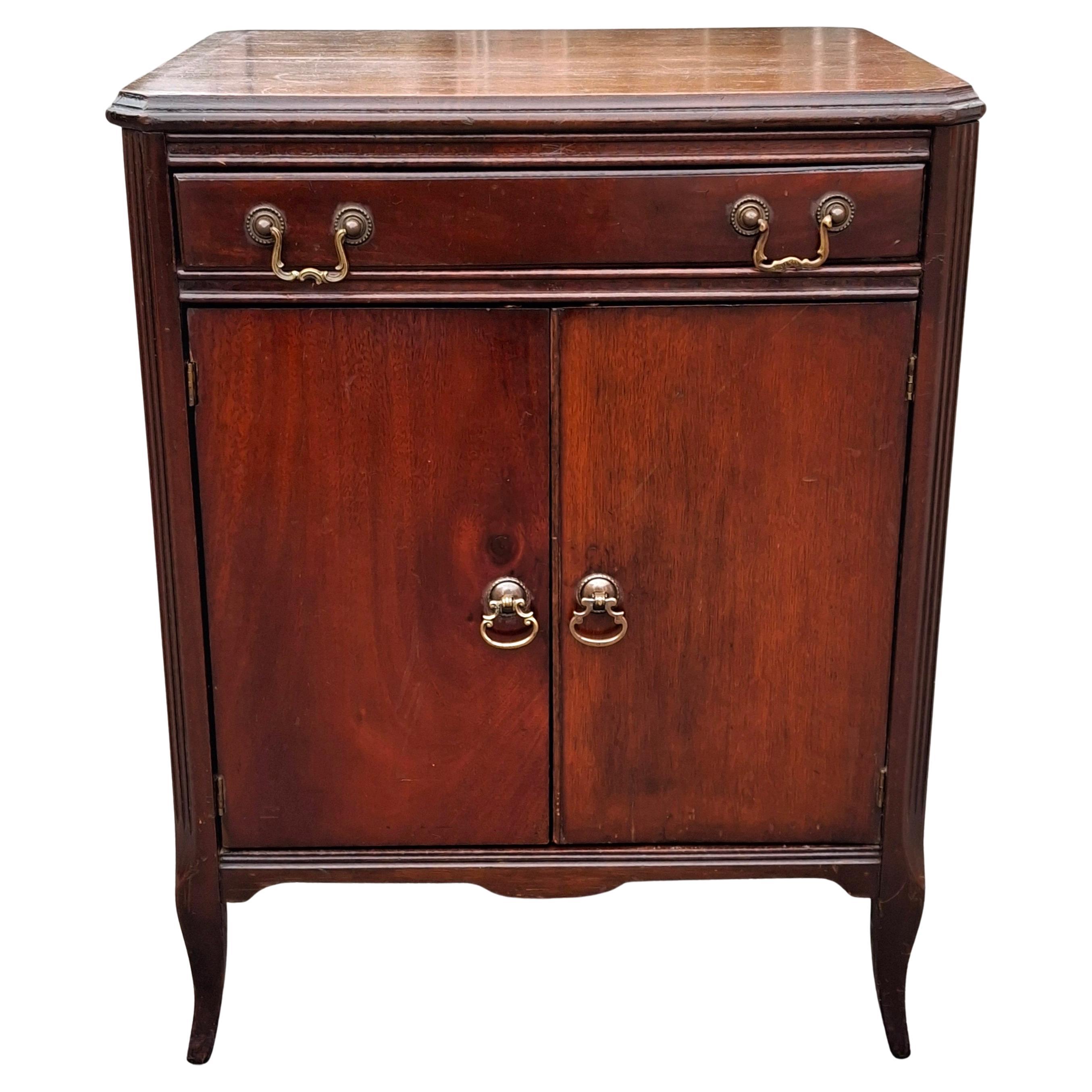 Tavolino in mogano e mobile per spartiti in stile Feder dei primi del Novecento in vendita