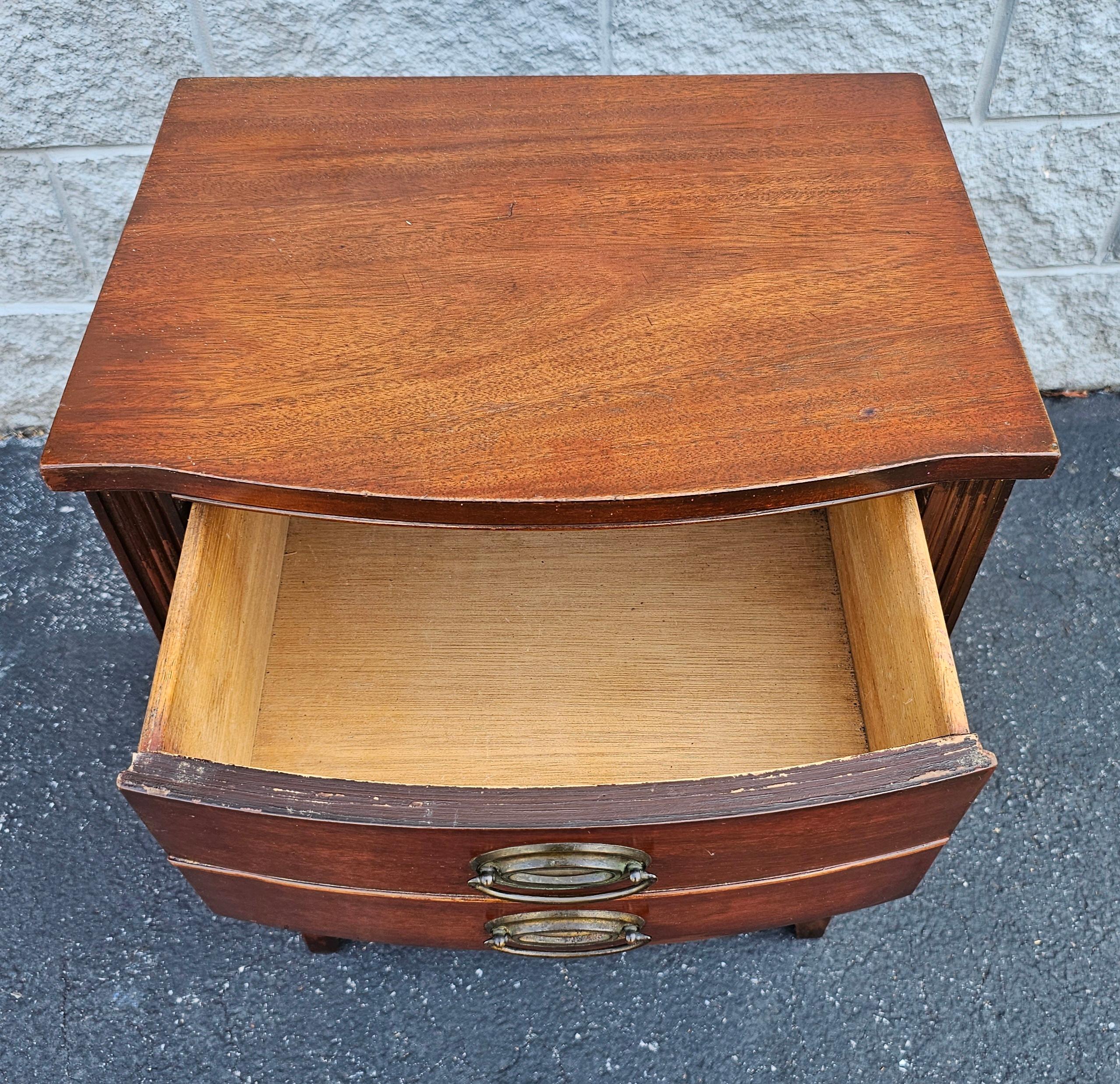 Early 20th Century Federal Style Mahogany Single Drawer Nightstand 1