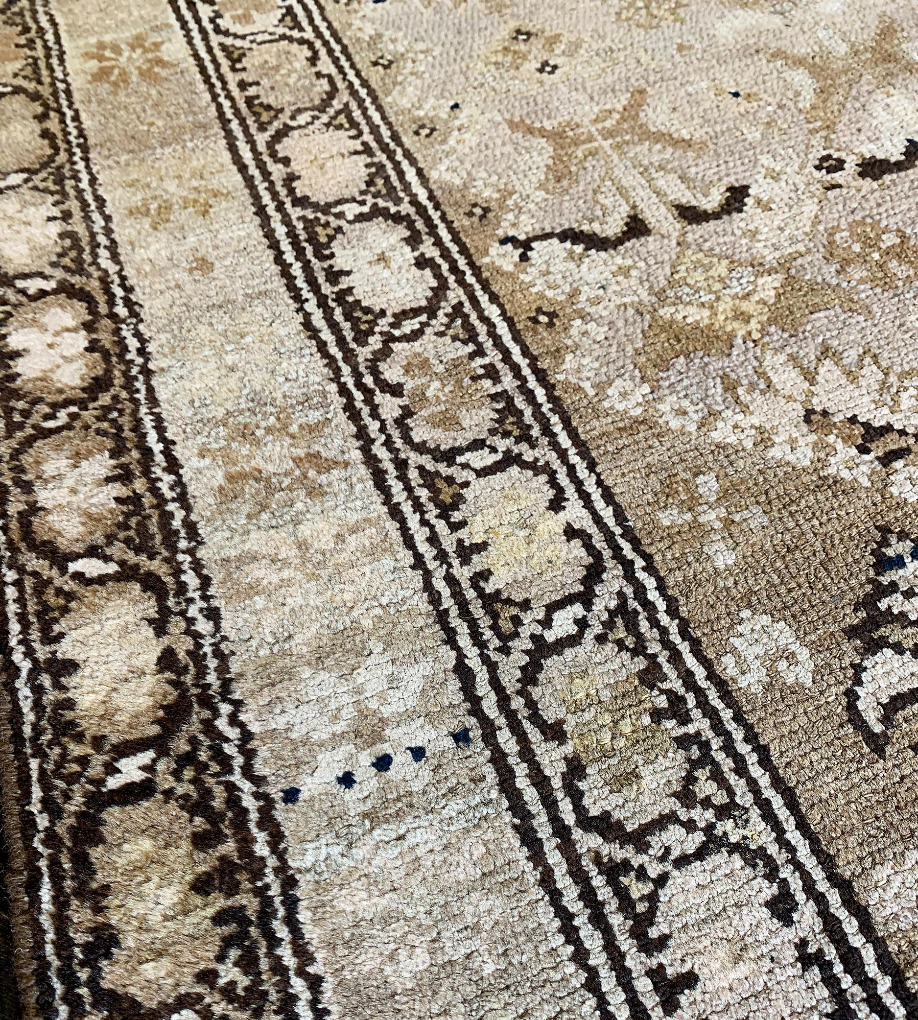 Fereghan-Teppich aus West Persien des frühen 20. Jahrhunderts im Zustand „Hervorragend“ im Angebot in West Hollywood, CA