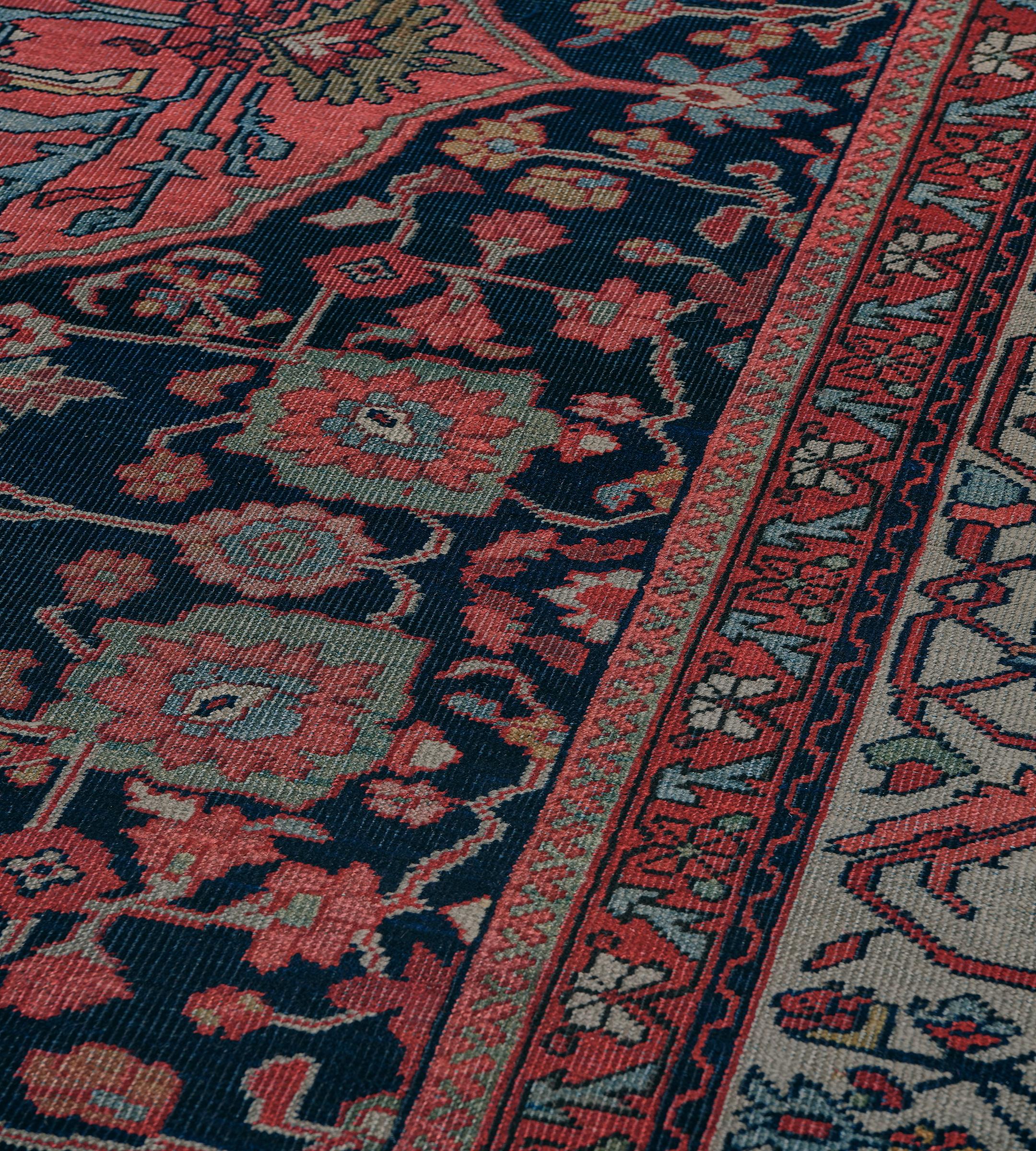 Tappeto Fereghan dei primi del Novecento proveniente dalla Persia occidentale In condizioni ottime in vendita a West Hollywood, CA