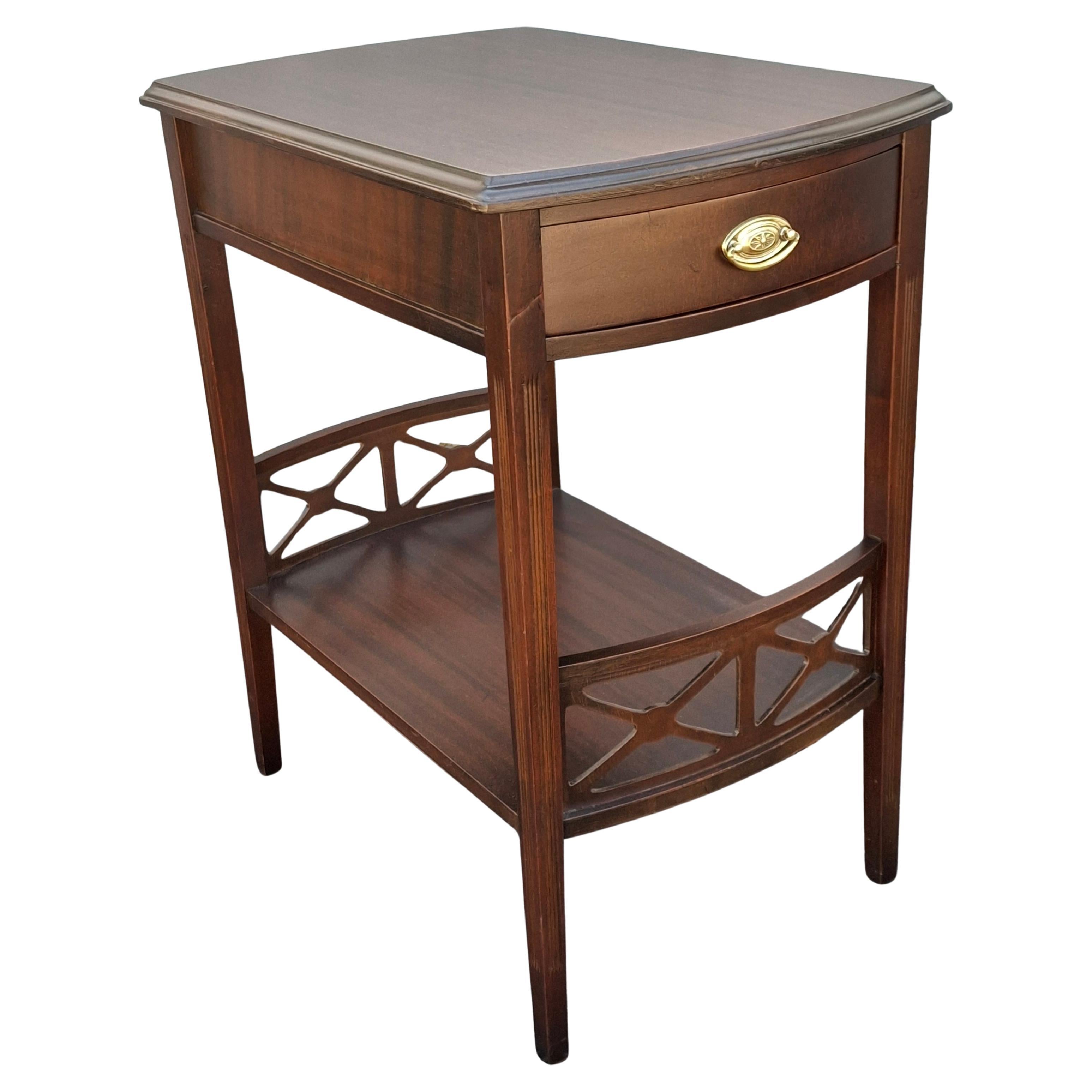 Table d'appoint en acajou de style Chippendale de Ferguson du début du 20e siècle en vente