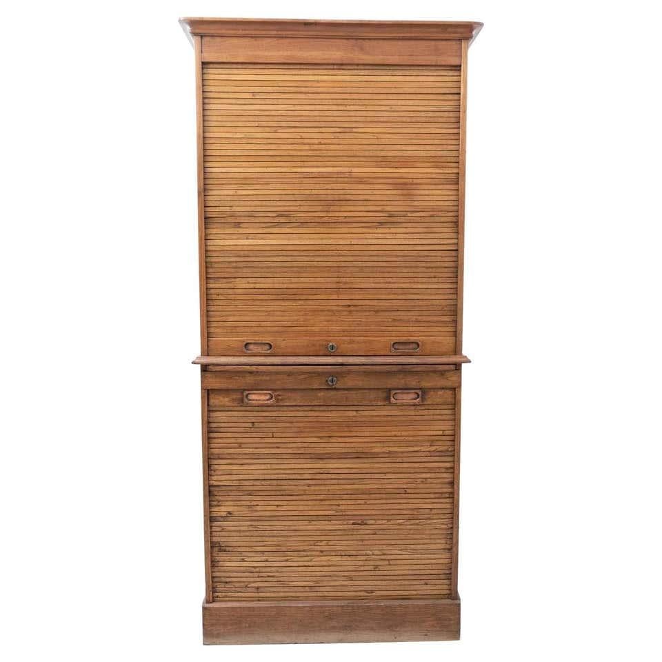 Early 20th Century Filing Cabinet with Two Louvers Doors For Sale 11