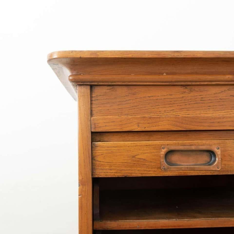 Mid-Century Modern Classeur du début du 20e siècle avec deux portes à persiennes en vente