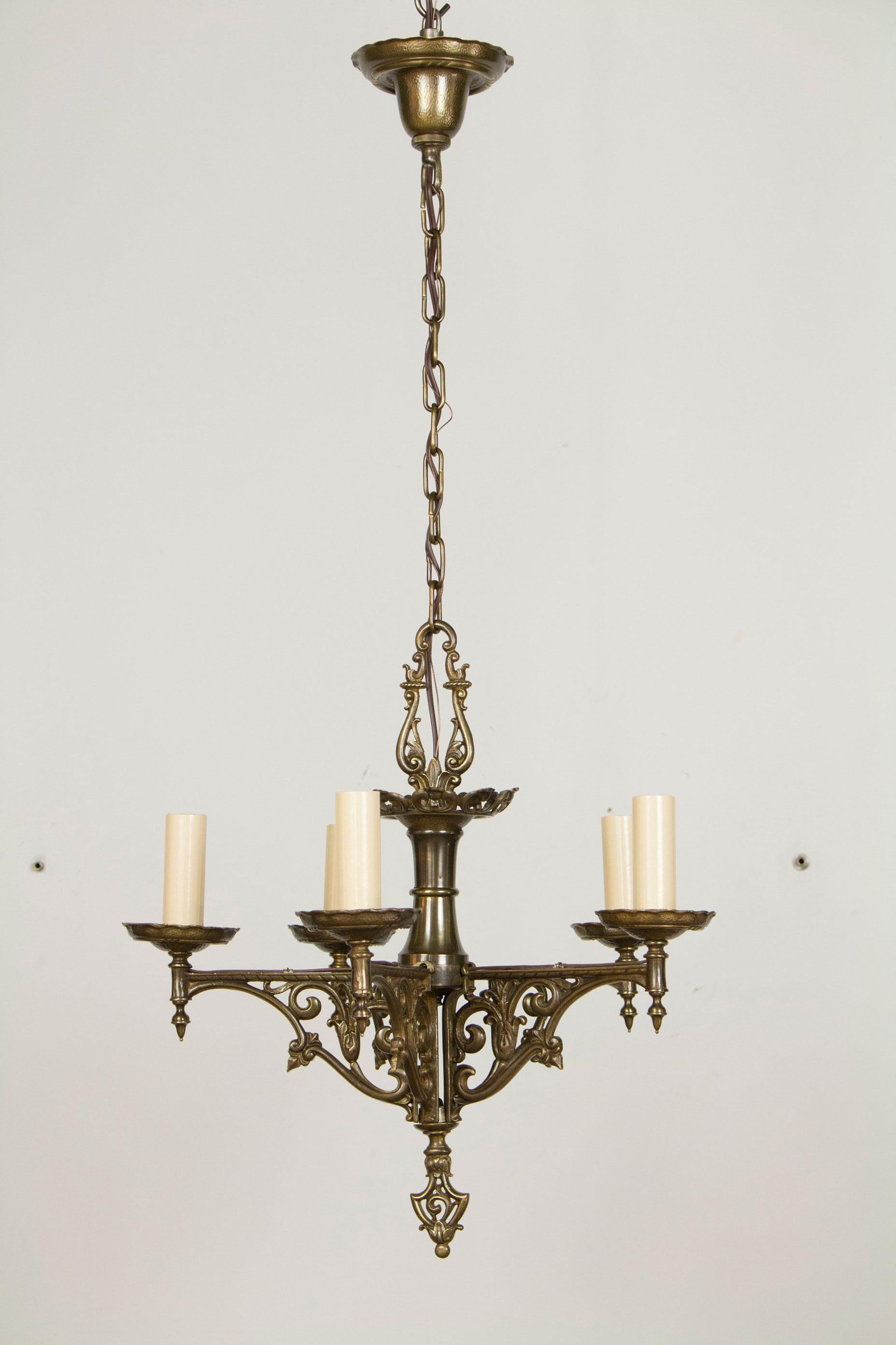 Early 20th Century Five Light Antique Brass Tudor Chandelier For Sale 1
