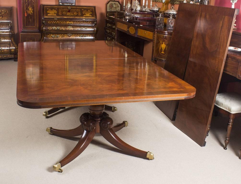 Early 20th Century Flame Mahogany Twin Pillar Regency Style Dining Table 5