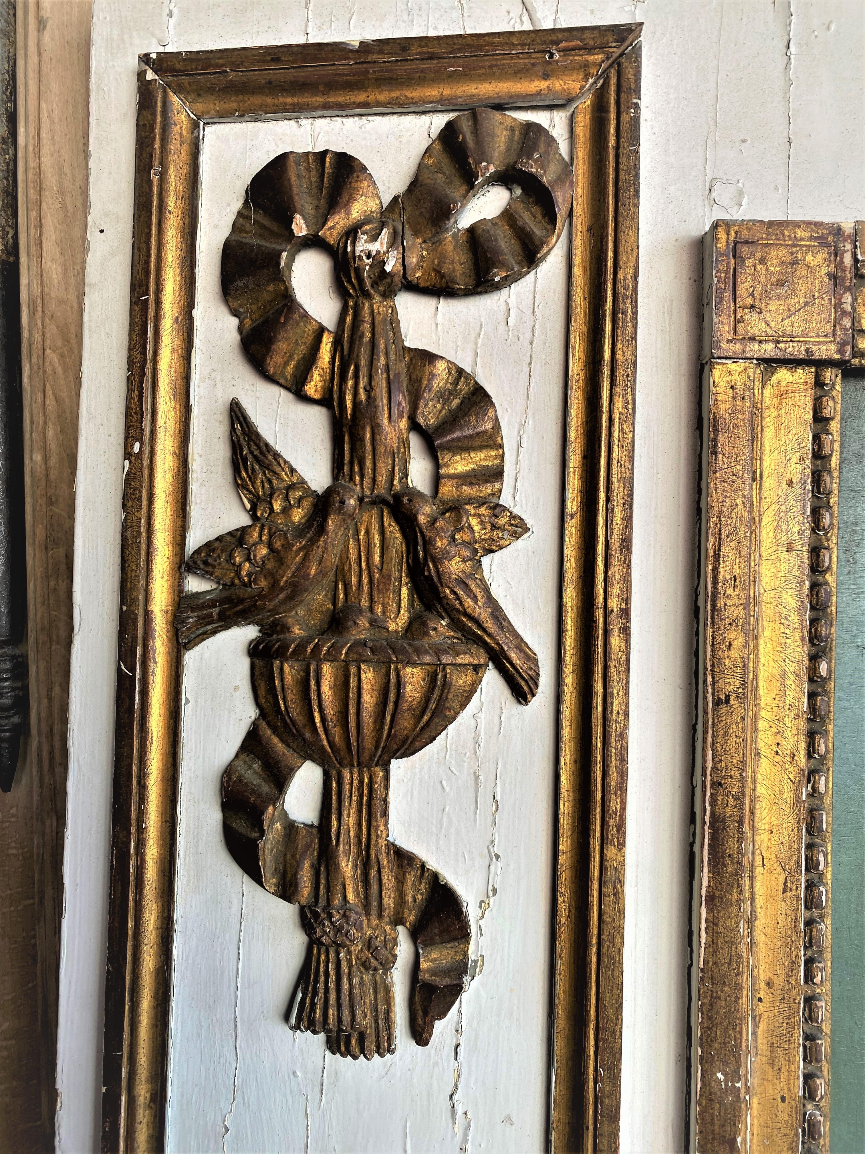 Miroir Trumeau du début du 20e siècle, peint à la main, sculpté et en bois Bon état - En vente à Clifton Forge, VA