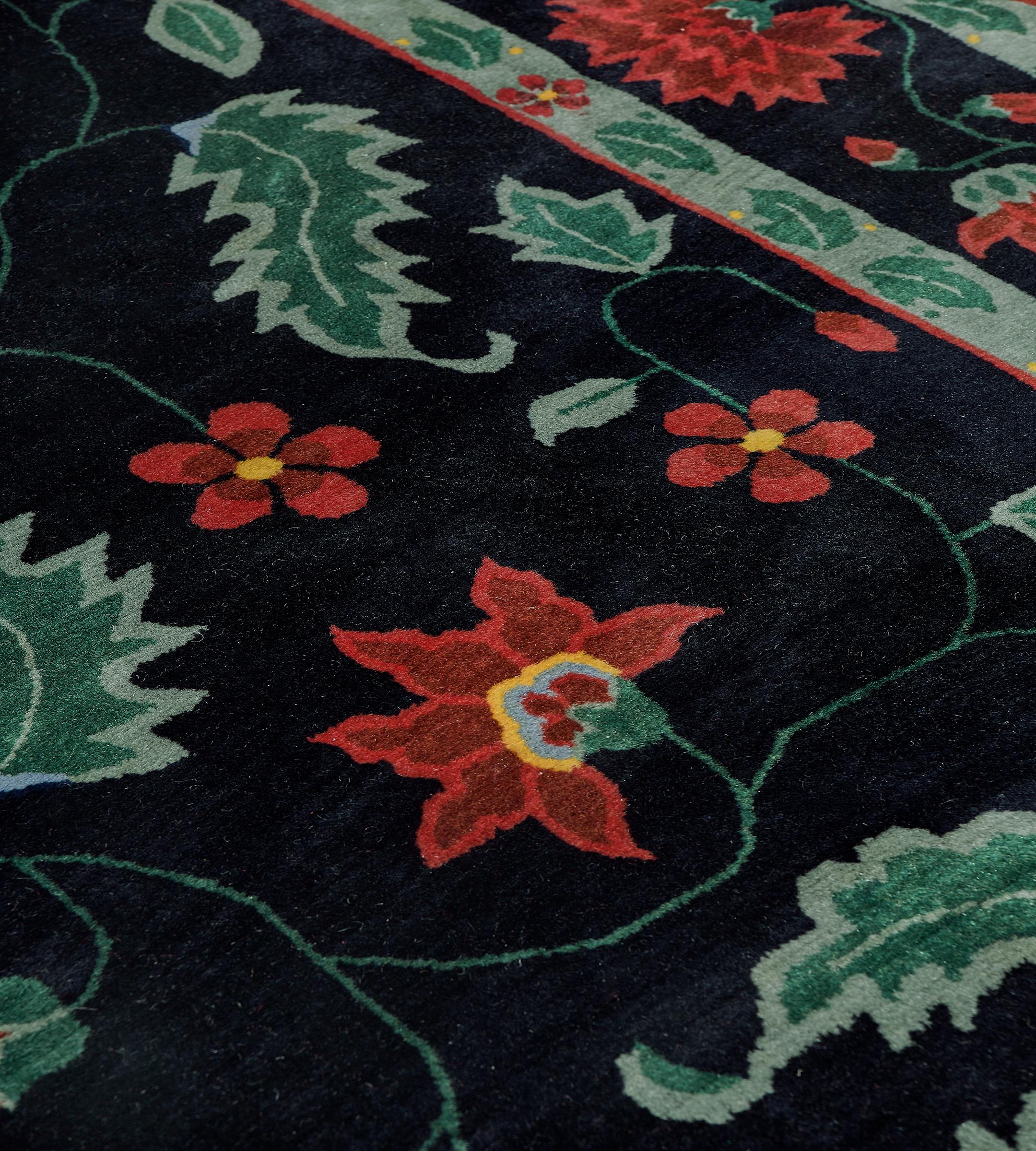 Tissé à la main Tapis chinois à fleurs du début du 20e siècle en vente