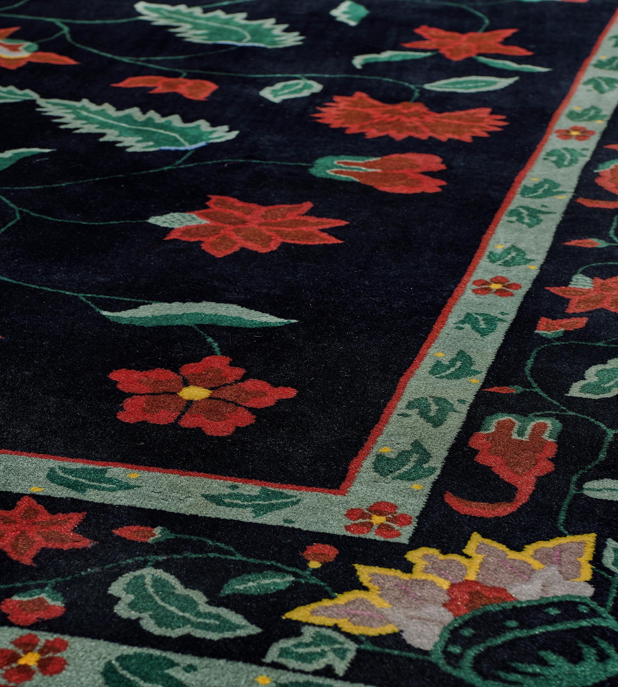 20ième siècle Tapis chinois à fleurs du début du 20e siècle en vente