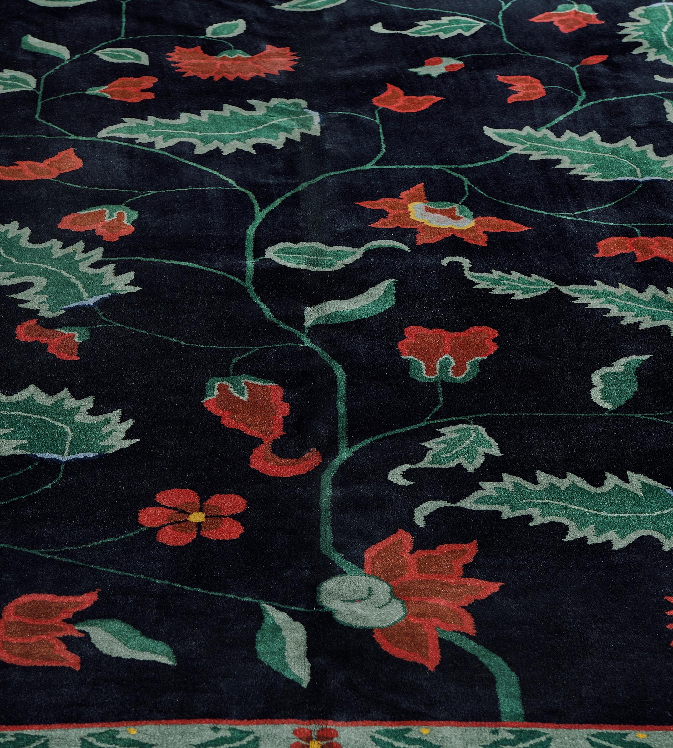 Laine Tapis chinois à fleurs du début du 20e siècle en vente