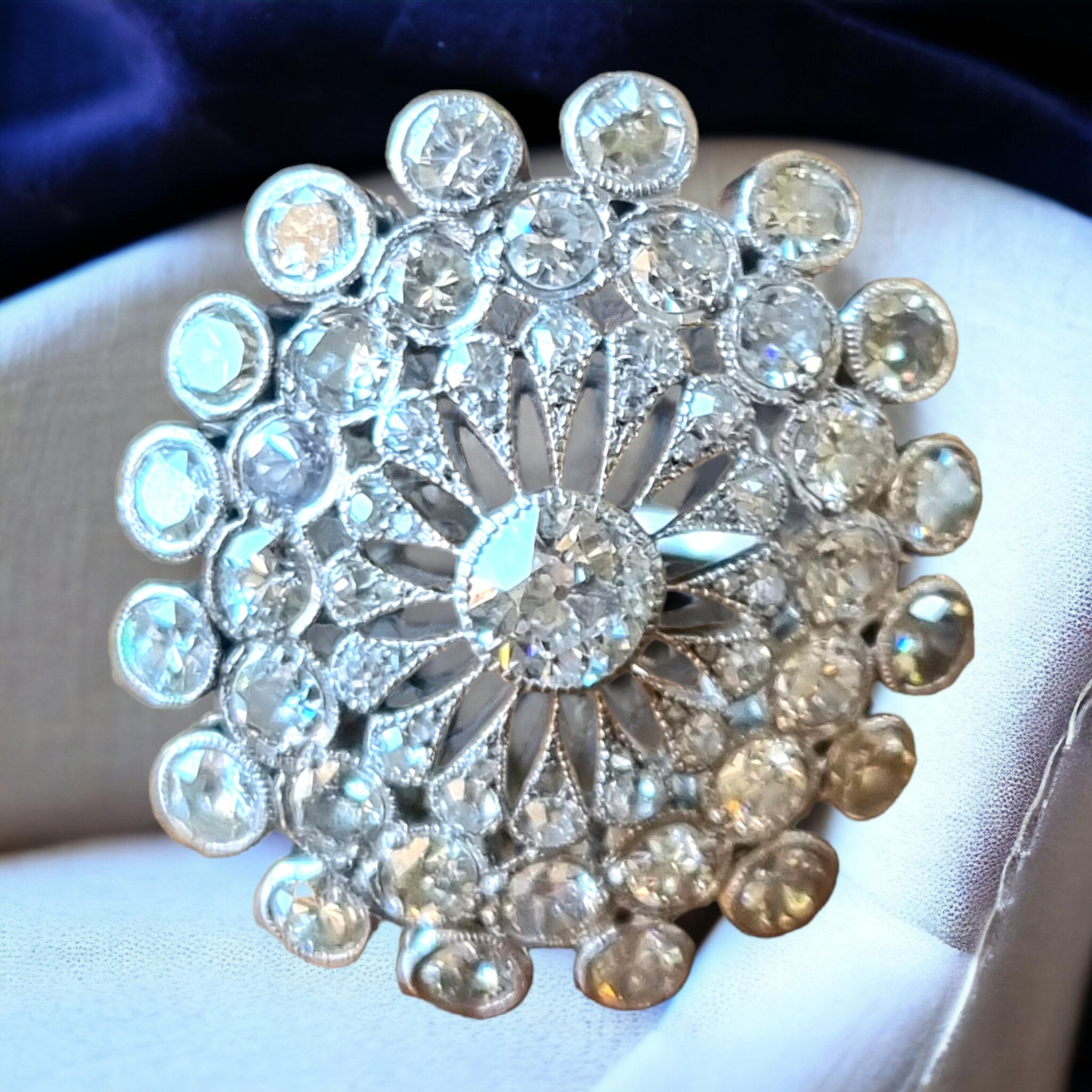 Début du 20e siècle Spray floral Diamant  Bague en platine en vente 1