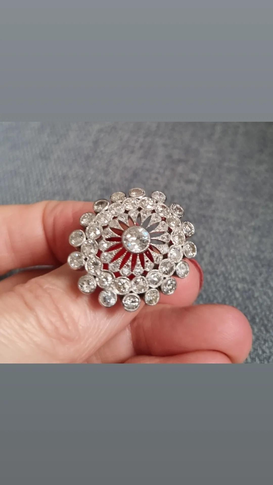 Early 20th Century Floral Spray Diamond  Platinum Ring For Sale 2