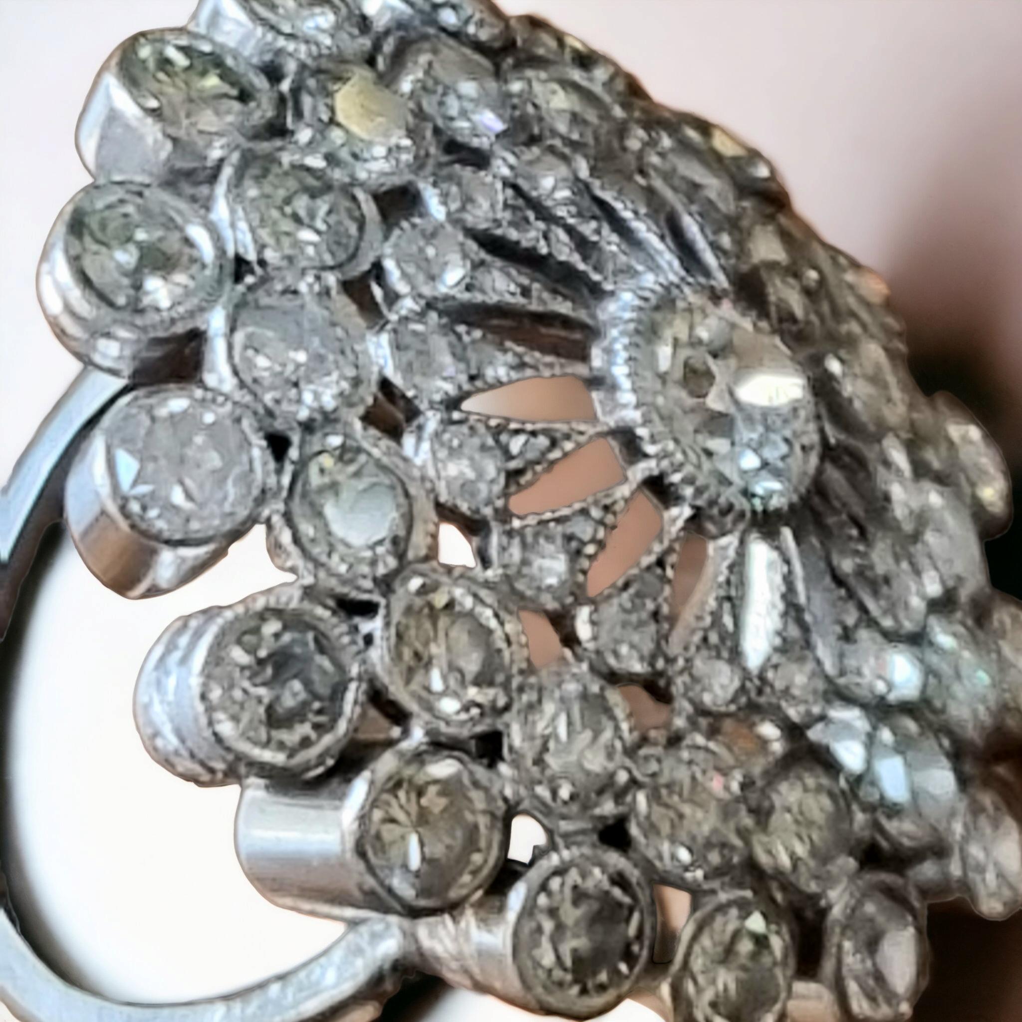 Early 20th Century Floral Spray Diamond  Platinum Ring For Sale 3