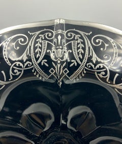 Bol sur pied en argent sterling avec améthyste noire et verre à motifs floraux, début du 20e siècle